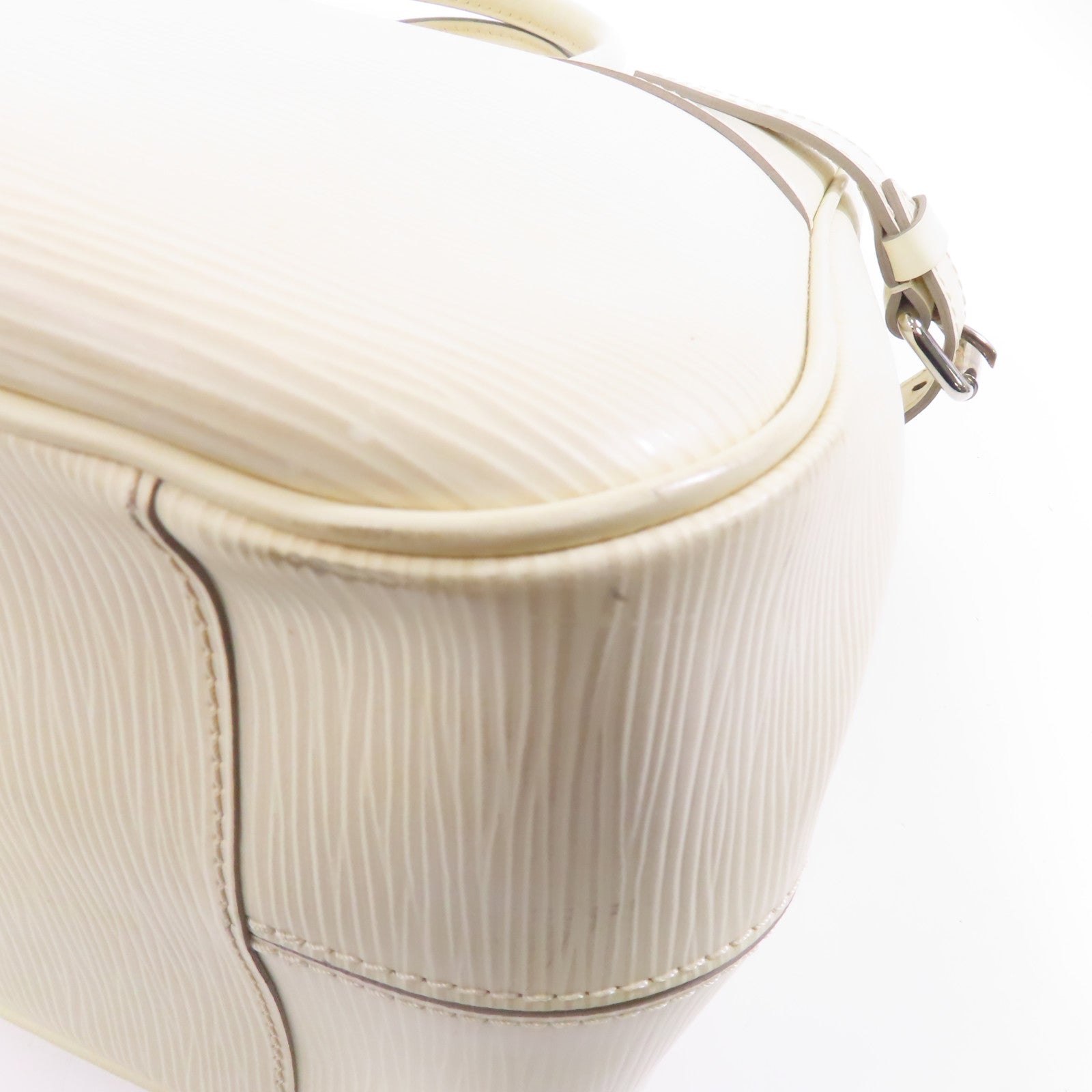 LOUIS VUITTON Epi Passy GM銀扣手挽袋白色