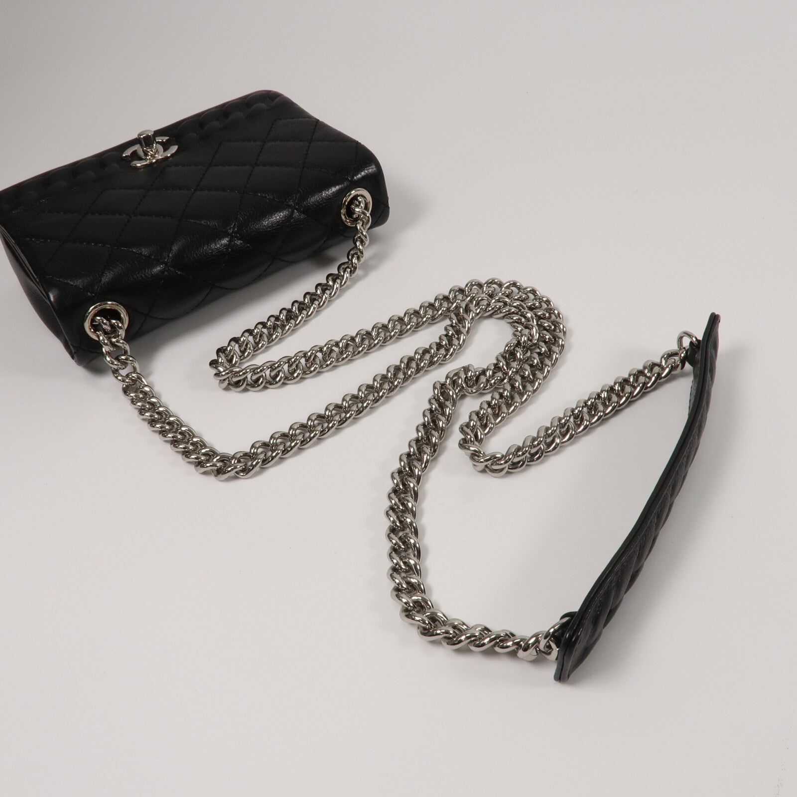 CHANEL 牛皮皮革Braid Chain Flap鏈帶肩背袋