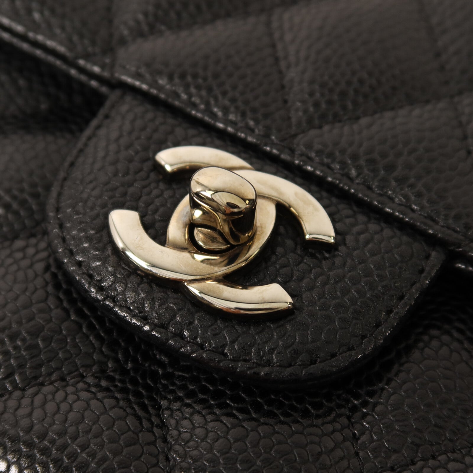 CHANEL 牛皮皮革Classic East West Baguette Bag銀扣鏈帶肩背袋