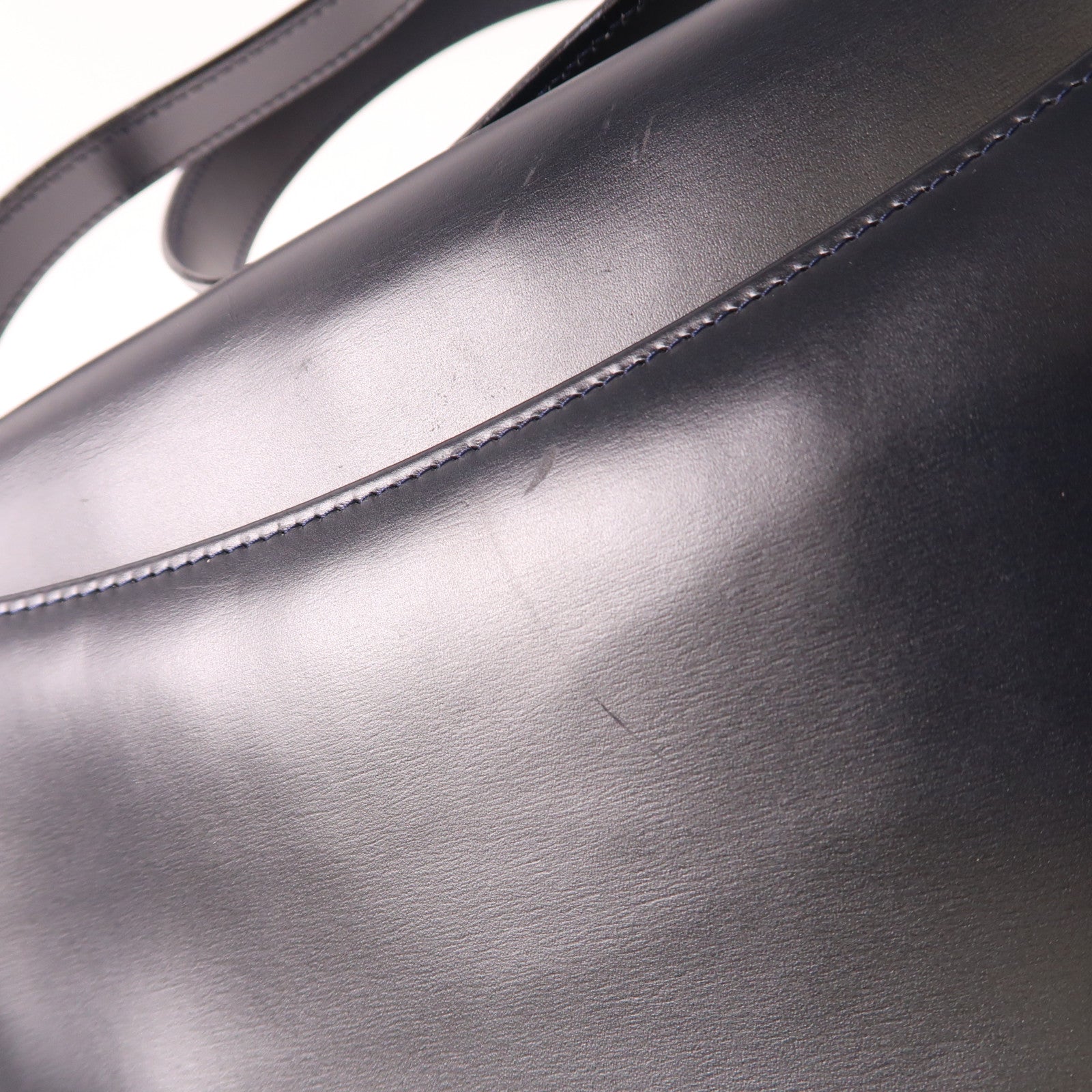 CARTIER 牛皮皮革Shoulder Bag金扣肩背袋黑色