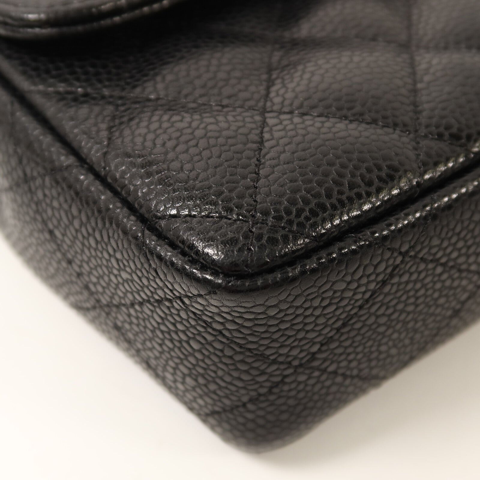 CHANEL 牛皮皮革Classic East West Baguette Bag銀扣鏈帶肩背袋