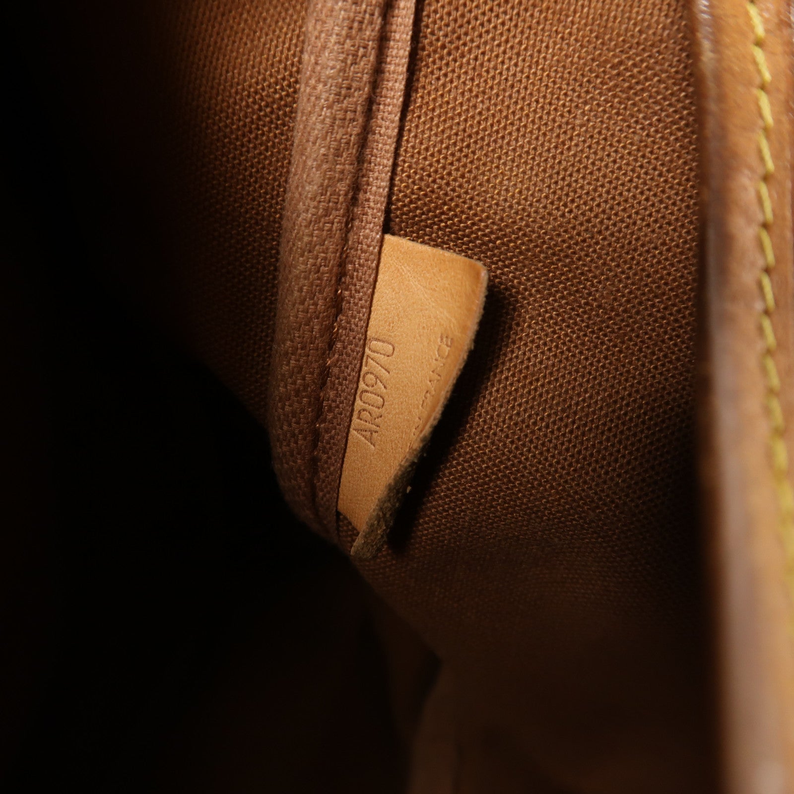 LOUIS VUITTON Monogram Saumur 35金扣肩背袋