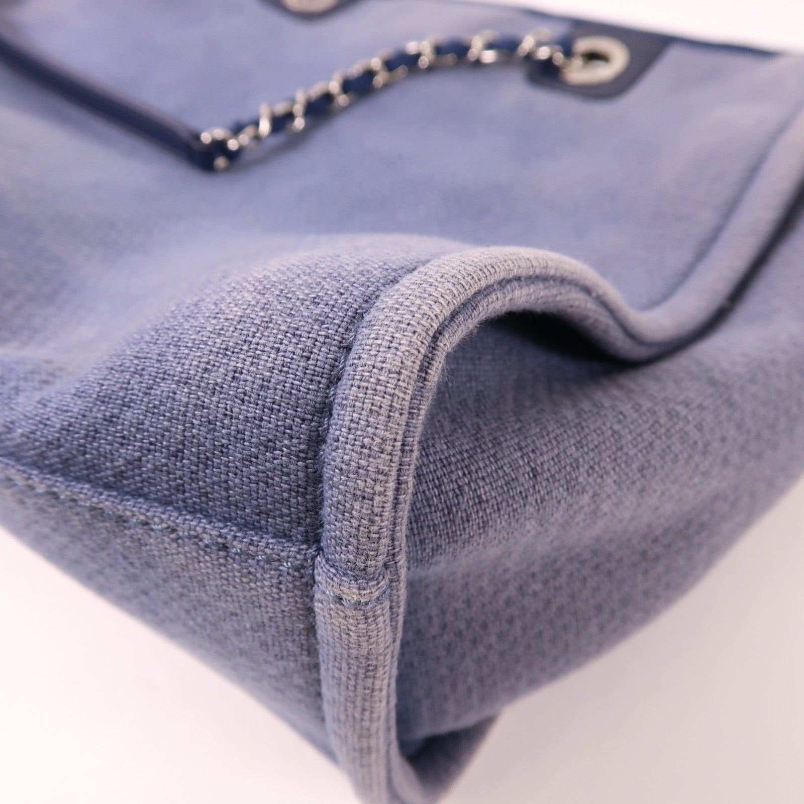 CHANEL 帆布Deauville Tote銀扣肩背袋