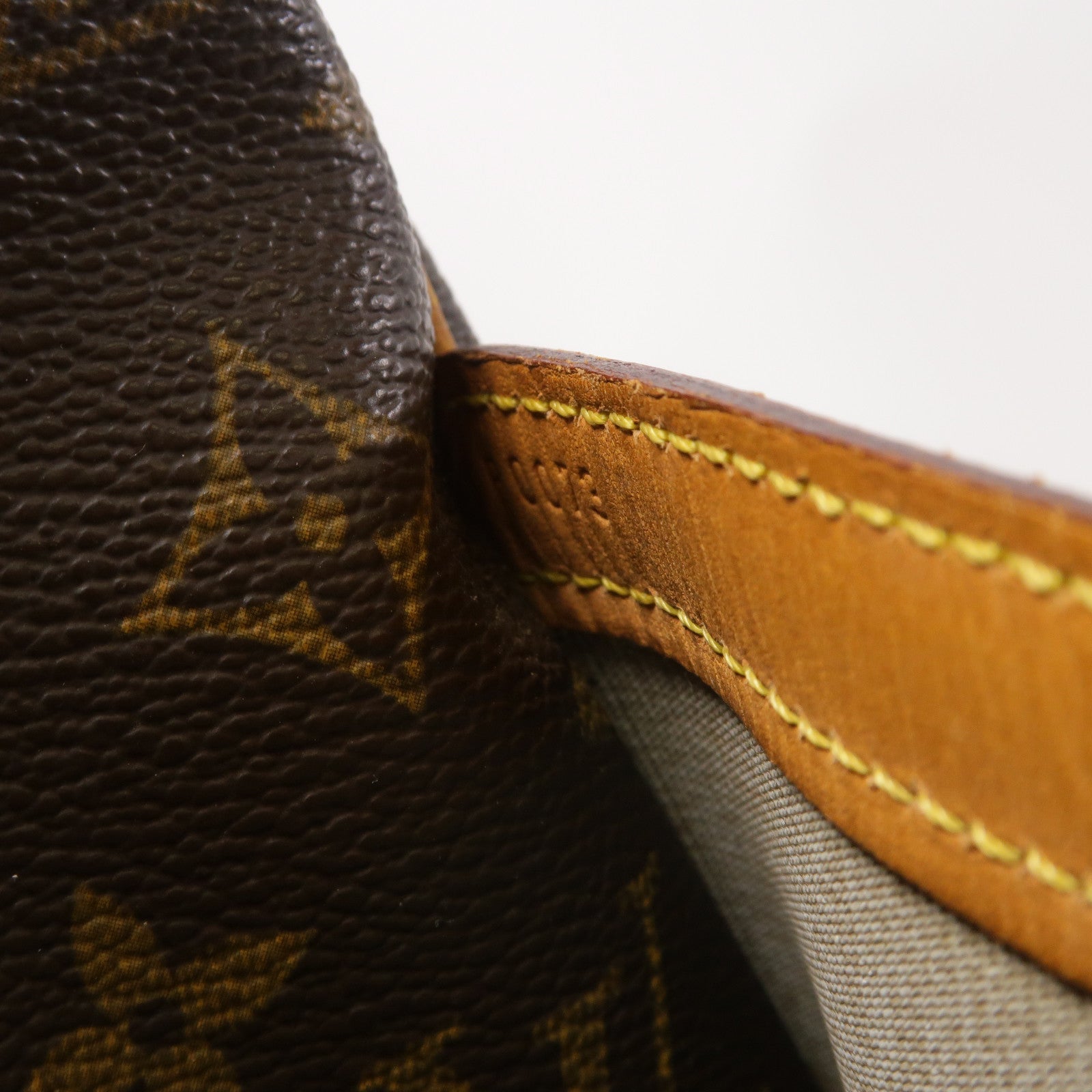 LOUIS VUITTON Monogram Reporter PM金扣肩背袋