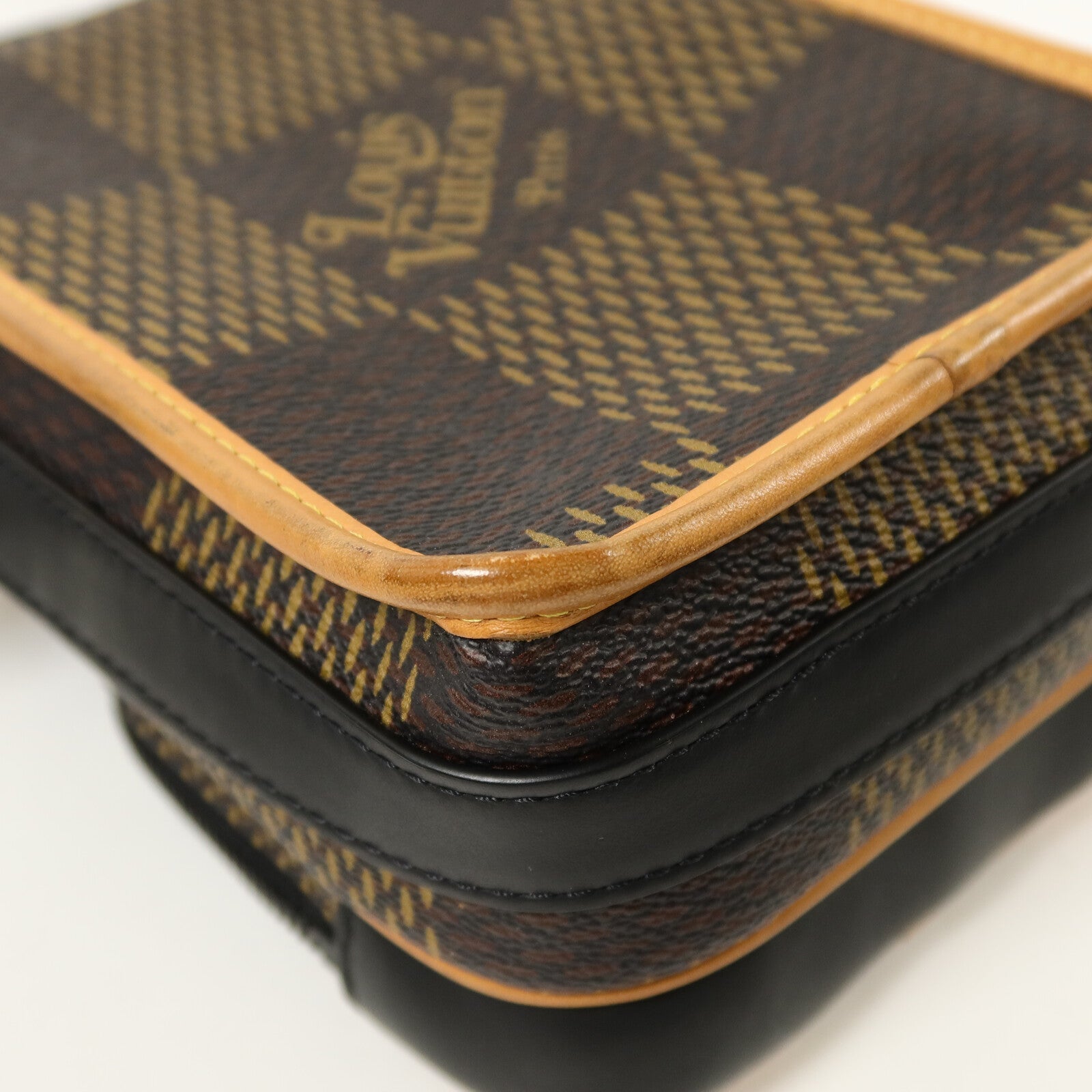 LOUIS VUITTON Damier Giant LV×NIGO Amazon Sling Bag肩背袋