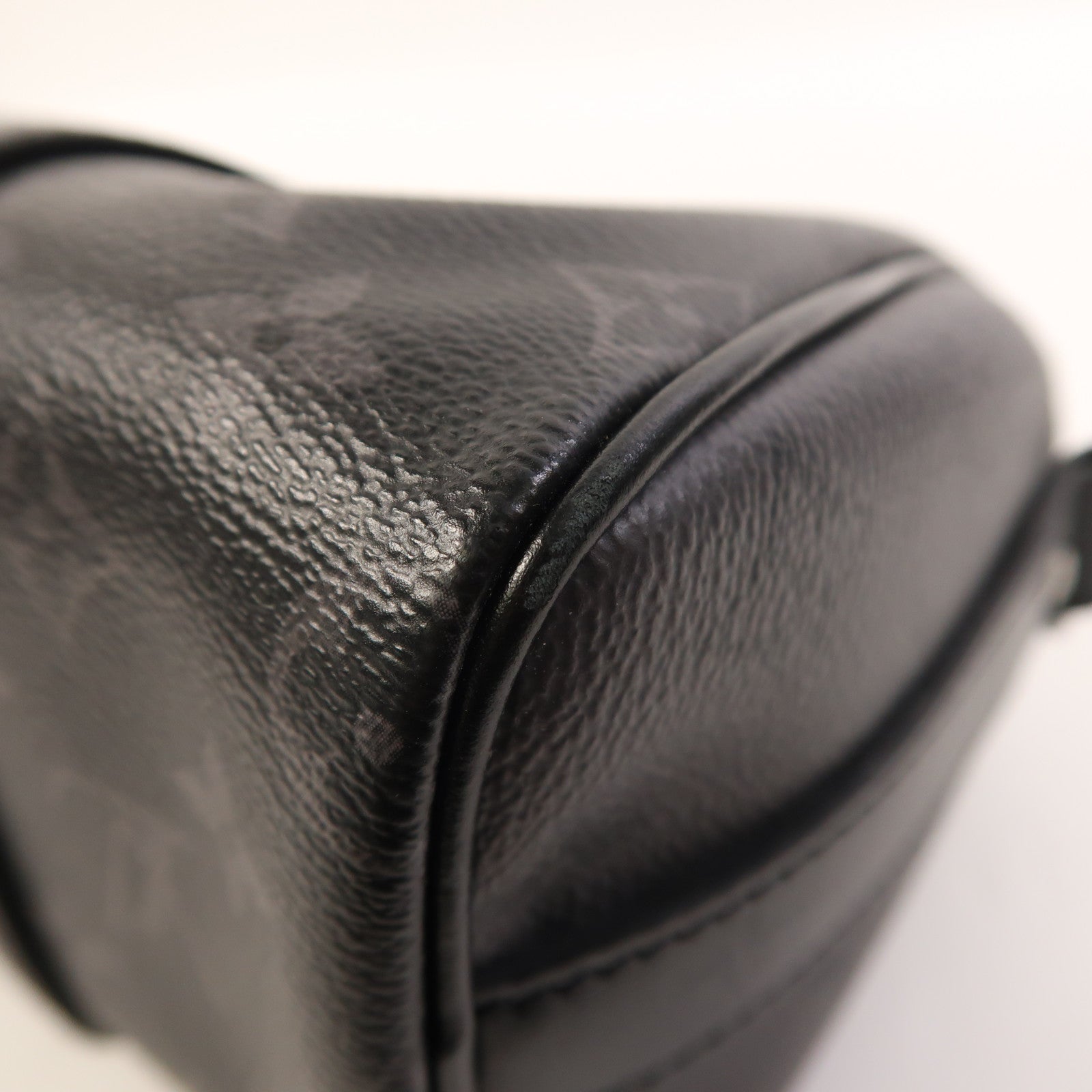 LOUIS VUITTON Monogram Eclipse Keepall Bandouliere 25手挽肩背兩用袋
