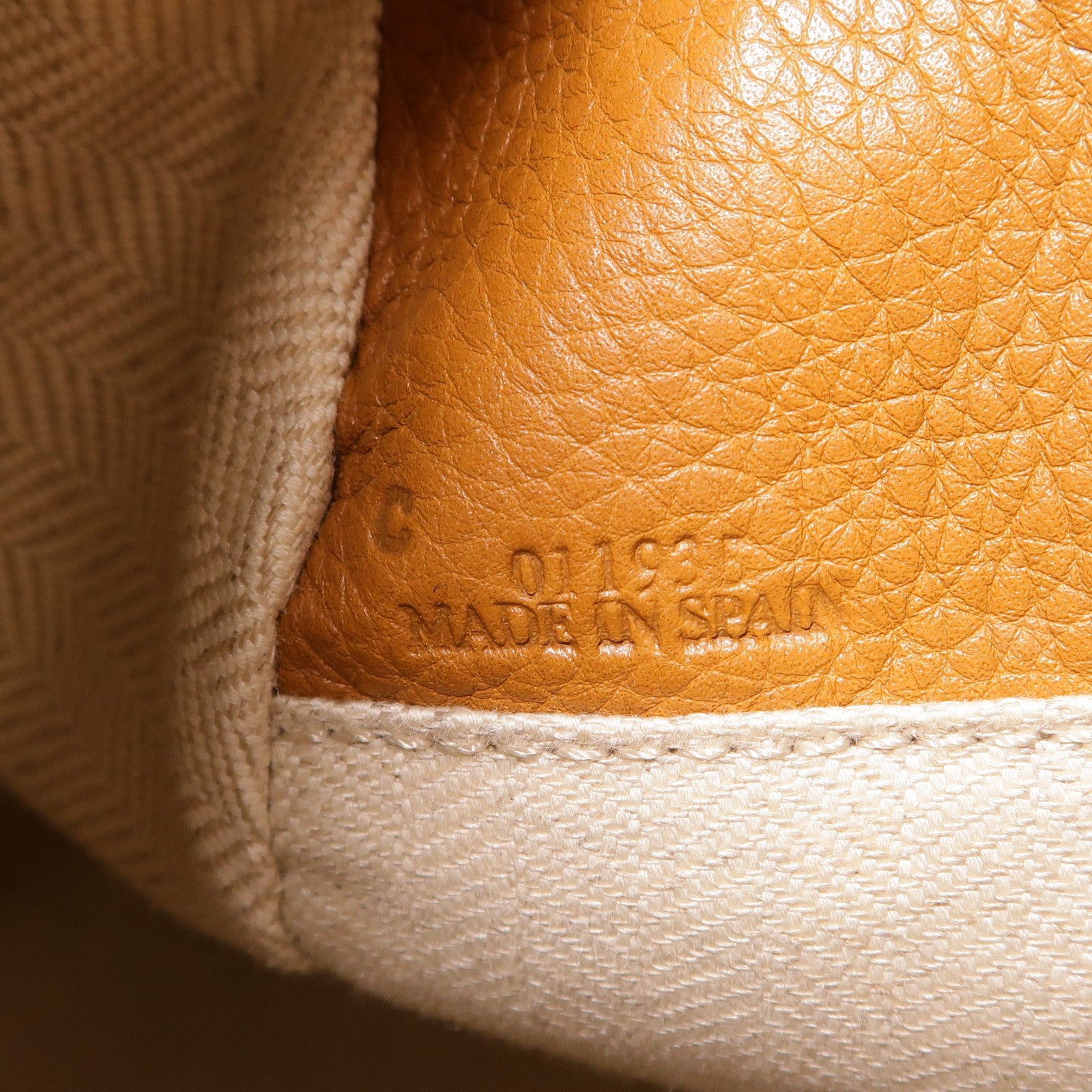 LOEWE 牛皮皮革Small Puzzle金扣手挽肩背兩用袋