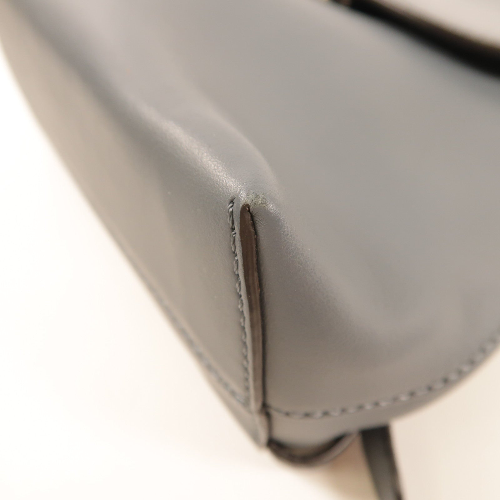 FENDI 牛皮皮革Shoulder Bag銀扣鏈帶背包