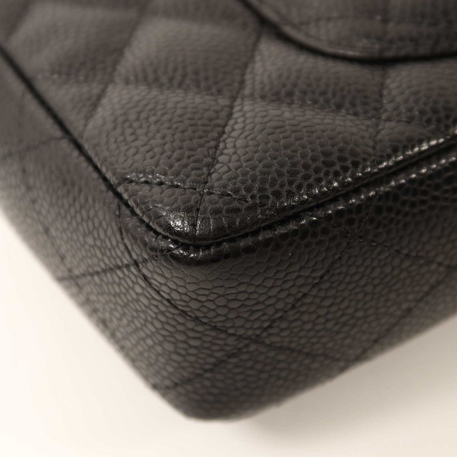 CHANEL 牛皮皮革Classic East West Baguette Bag銀扣鏈帶肩背袋