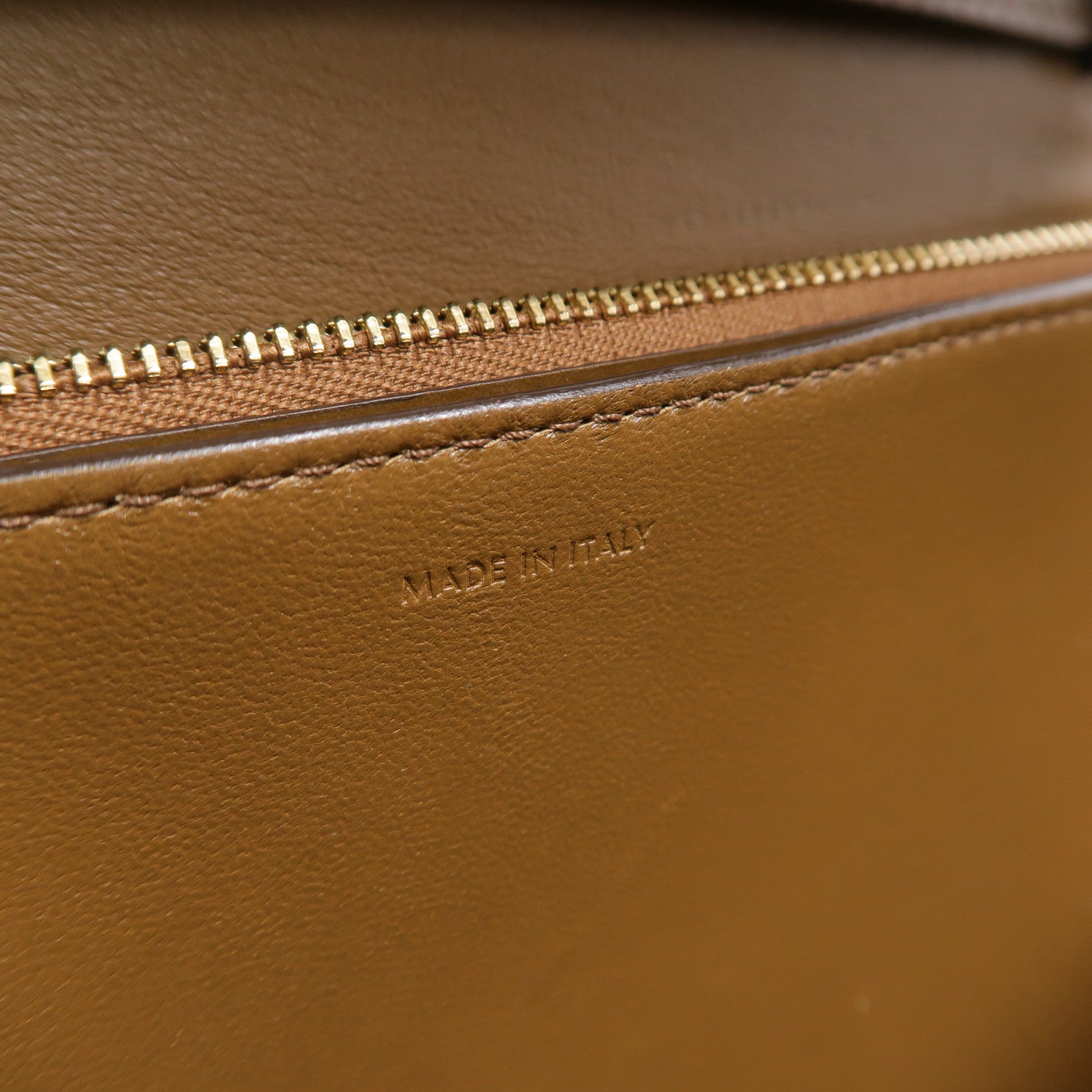 CELINE 牛皮皮革Classic Box Medium肩背袋