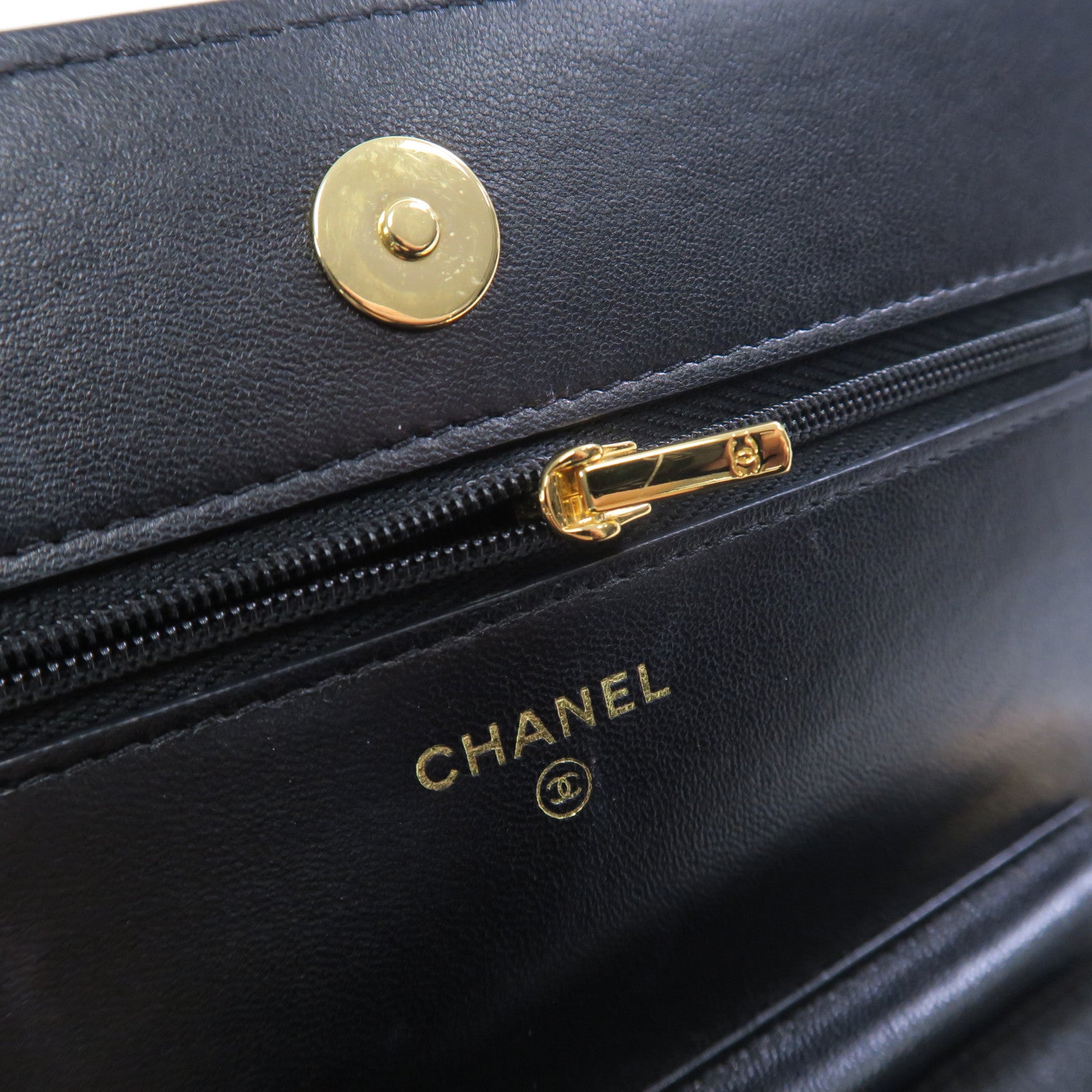 CHANEL 羊皮皮革Wallet On Chain金扣鏈帶肩背袋黑色