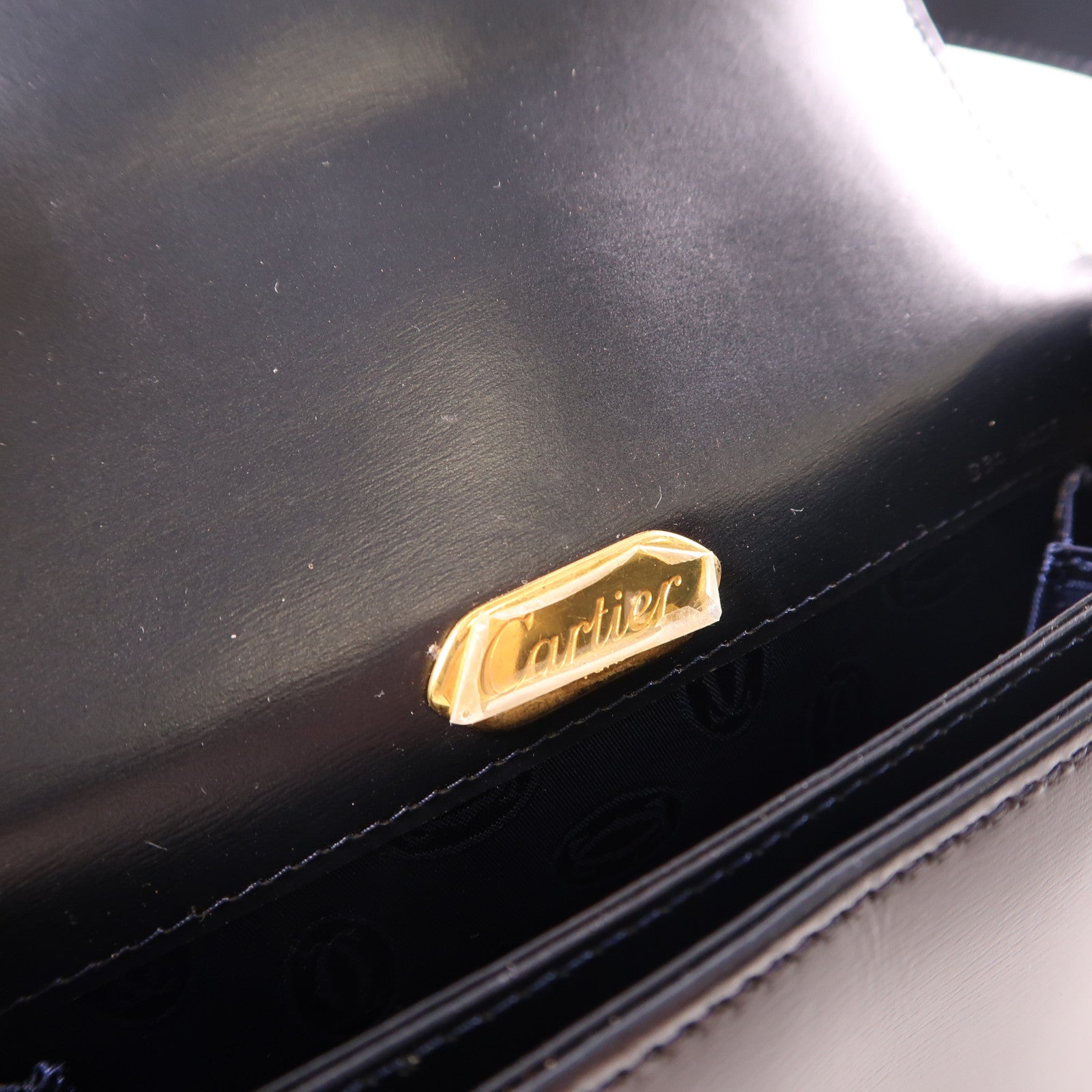 CARTIER 牛皮皮革Shoulder Bag金扣肩背袋黑色