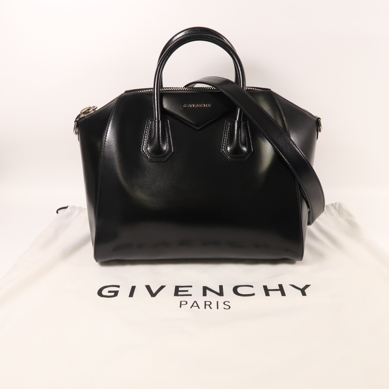 GIVENCHY 牛皮皮革Antigona銀扣手挽肩背兩用袋