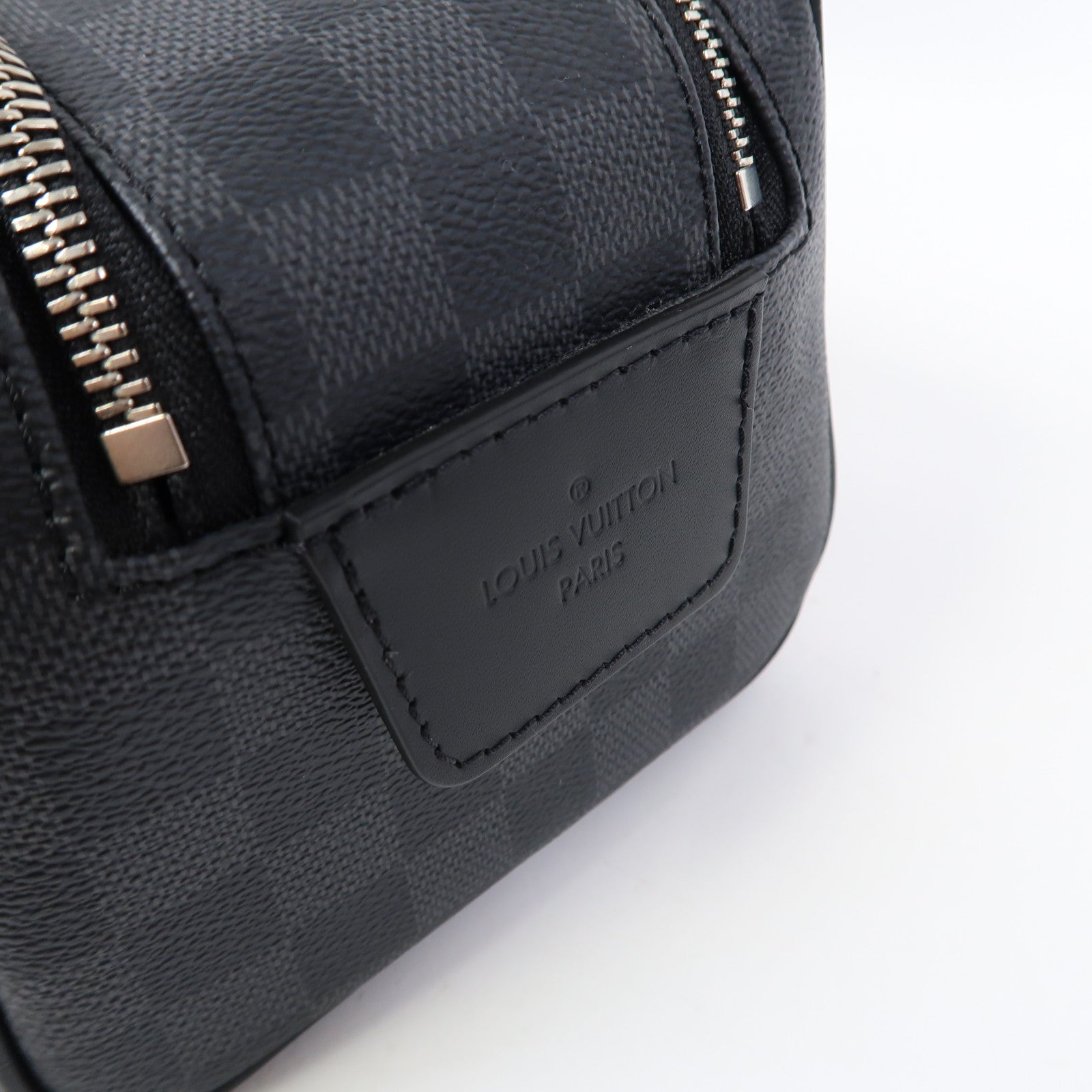 LOUIS VUITTON Damier Graphite Dopp Kit Toilet Pouch手拿包黑色