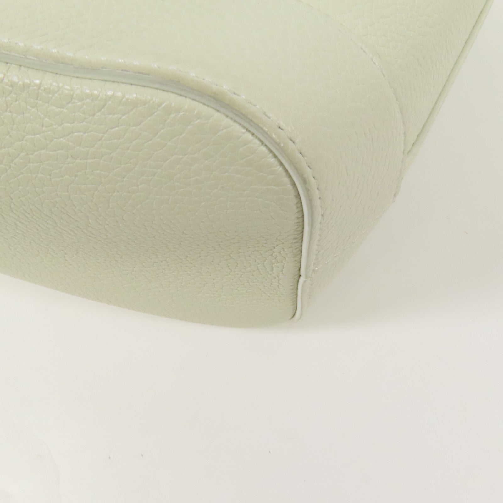 CELINE 牛皮皮革Cuir Triomphe Bucket Bag金扣肩背袋