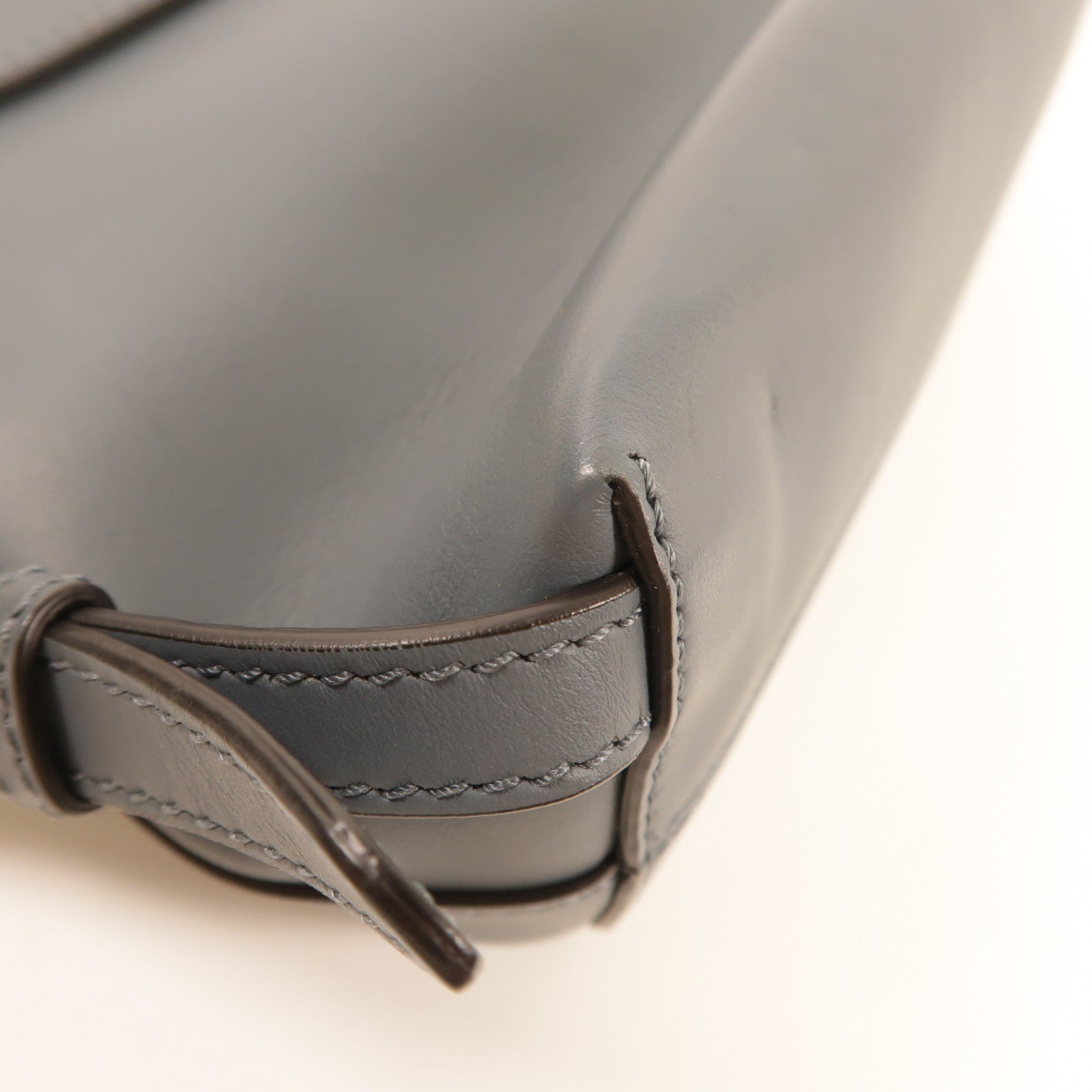FENDI 牛皮皮革Shoulder Bag銀扣鏈帶背包
