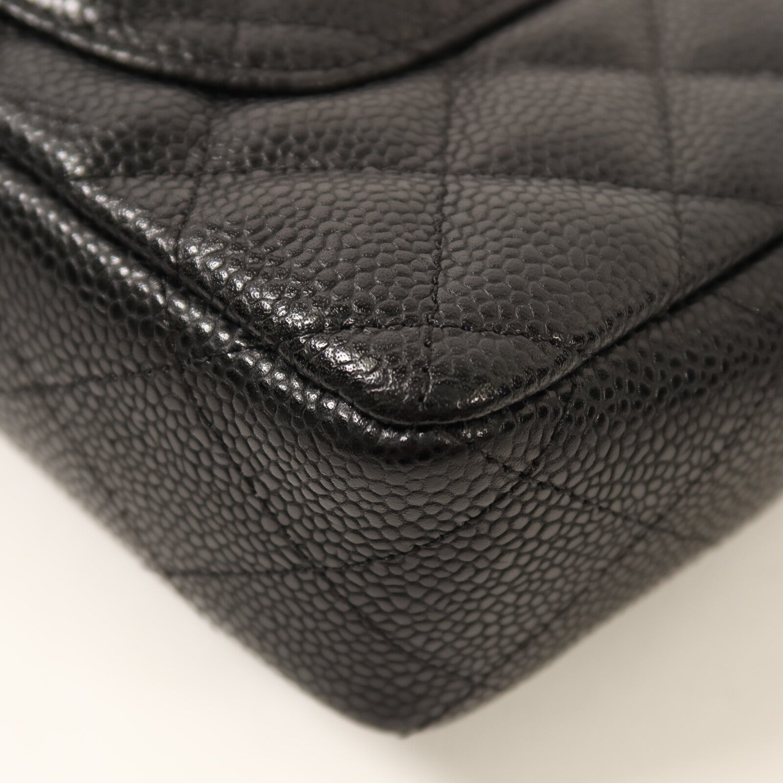 CHANEL 牛皮皮革Classic East West Baguette Bag銀扣鏈帶肩背袋