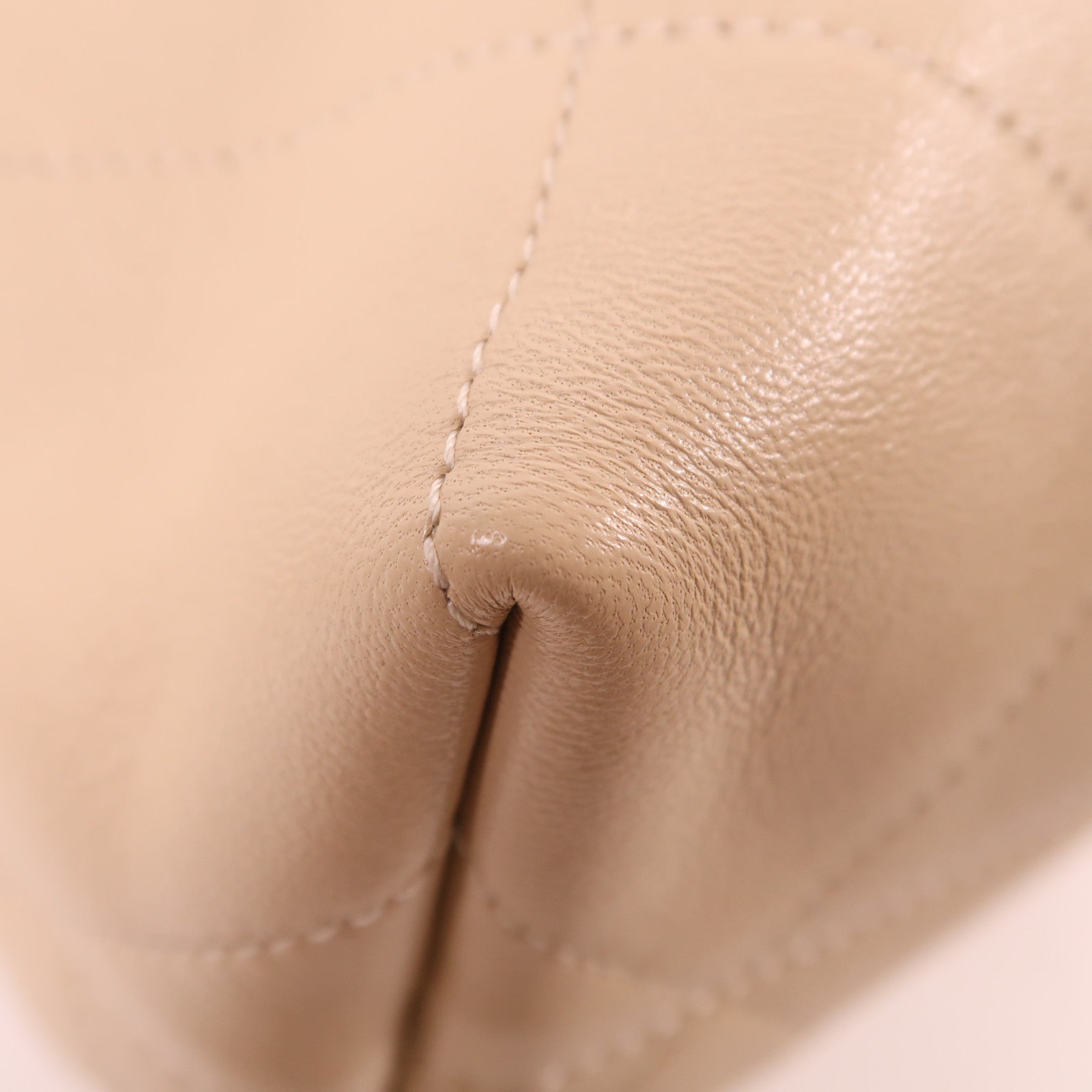 CHANEL 【激減優惠】牛皮皮革Hobo Bag金扣鏈帶肩背袋