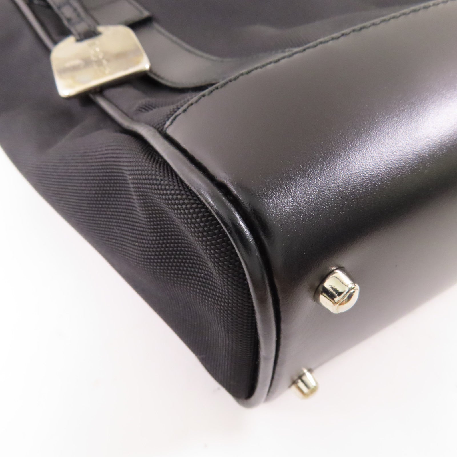 GUCCI 尼龍/皮革Handbag銀扣手挽袋