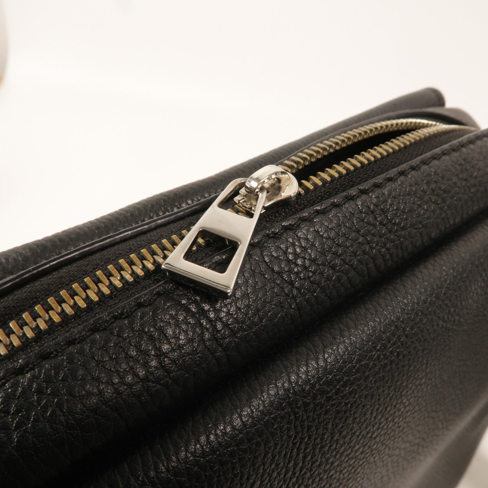LOEWE 牛皮皮革Military Messenger XS肩背袋