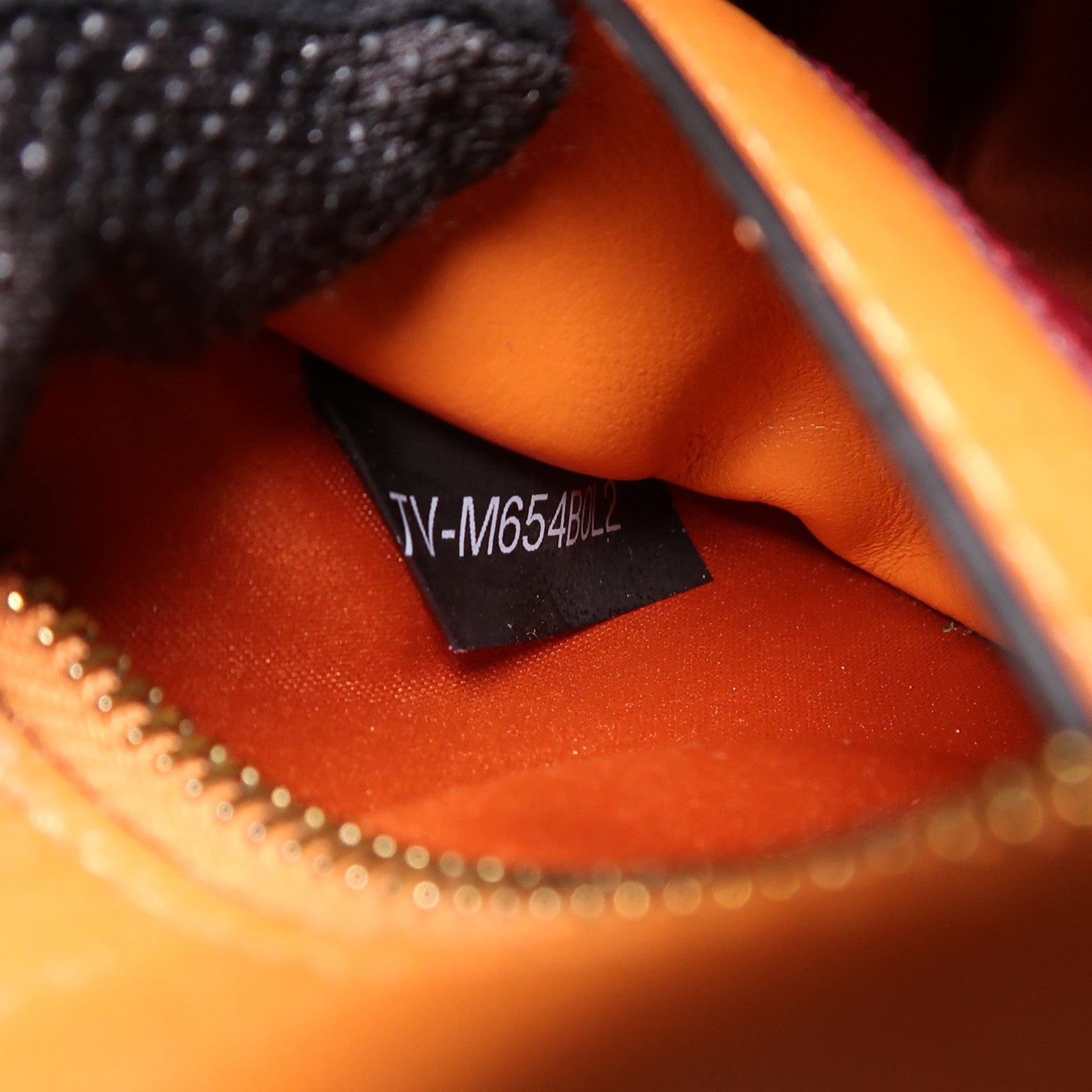 Valentino 【激減優惠】牛皮皮革Chain Shoulder金扣鏈帶肩背袋