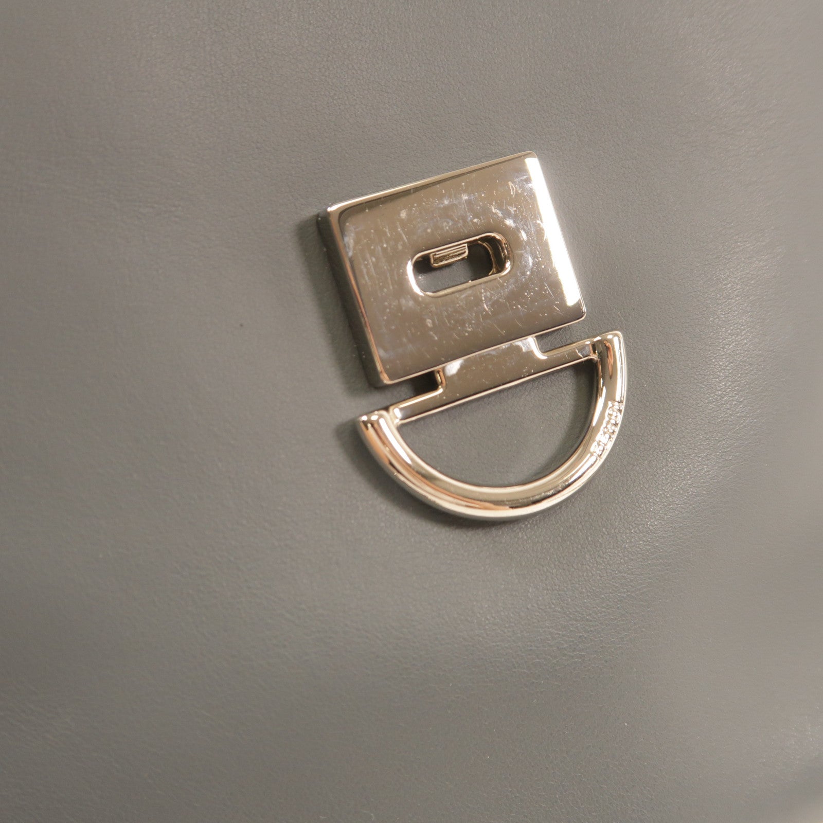 FENDI 牛皮皮革Shoulder Bag銀扣鏈帶背包