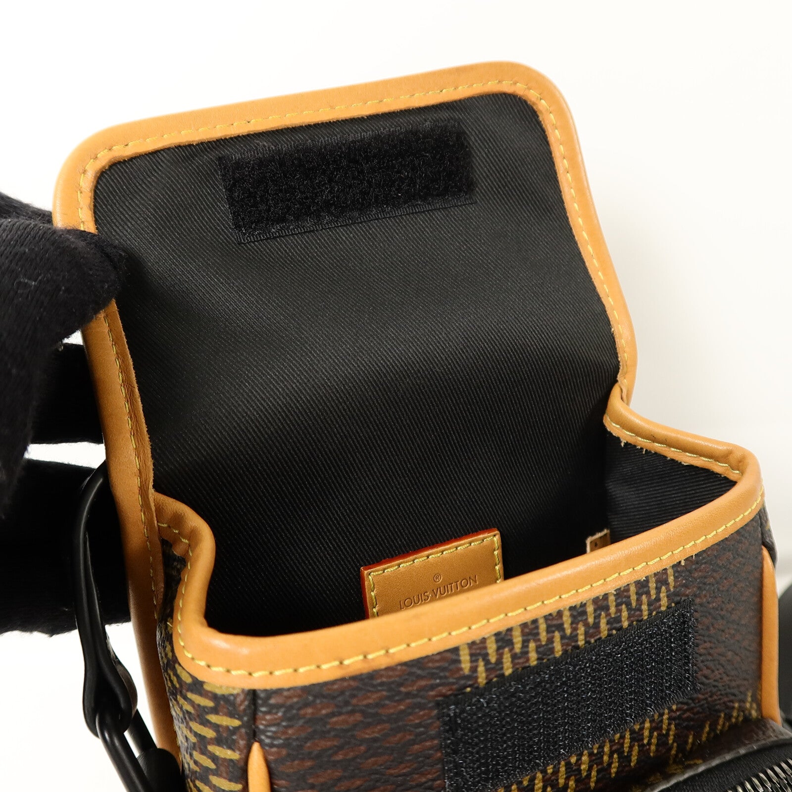 LOUIS VUITTON Damier Giant LV×NIGO Amazon Sling Bag肩背袋