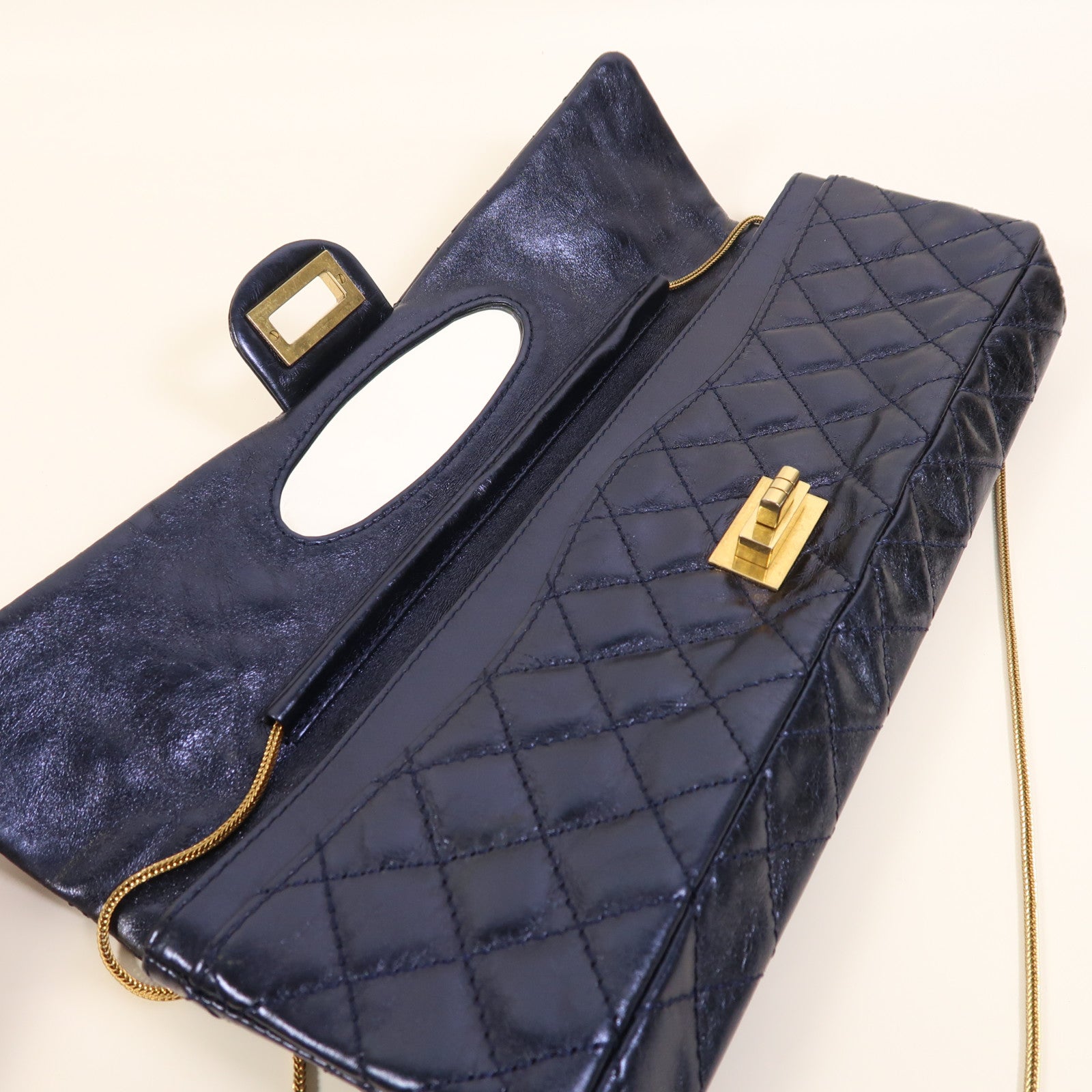 CHANEL 皮革2.55金扣鏈帶肩背袋