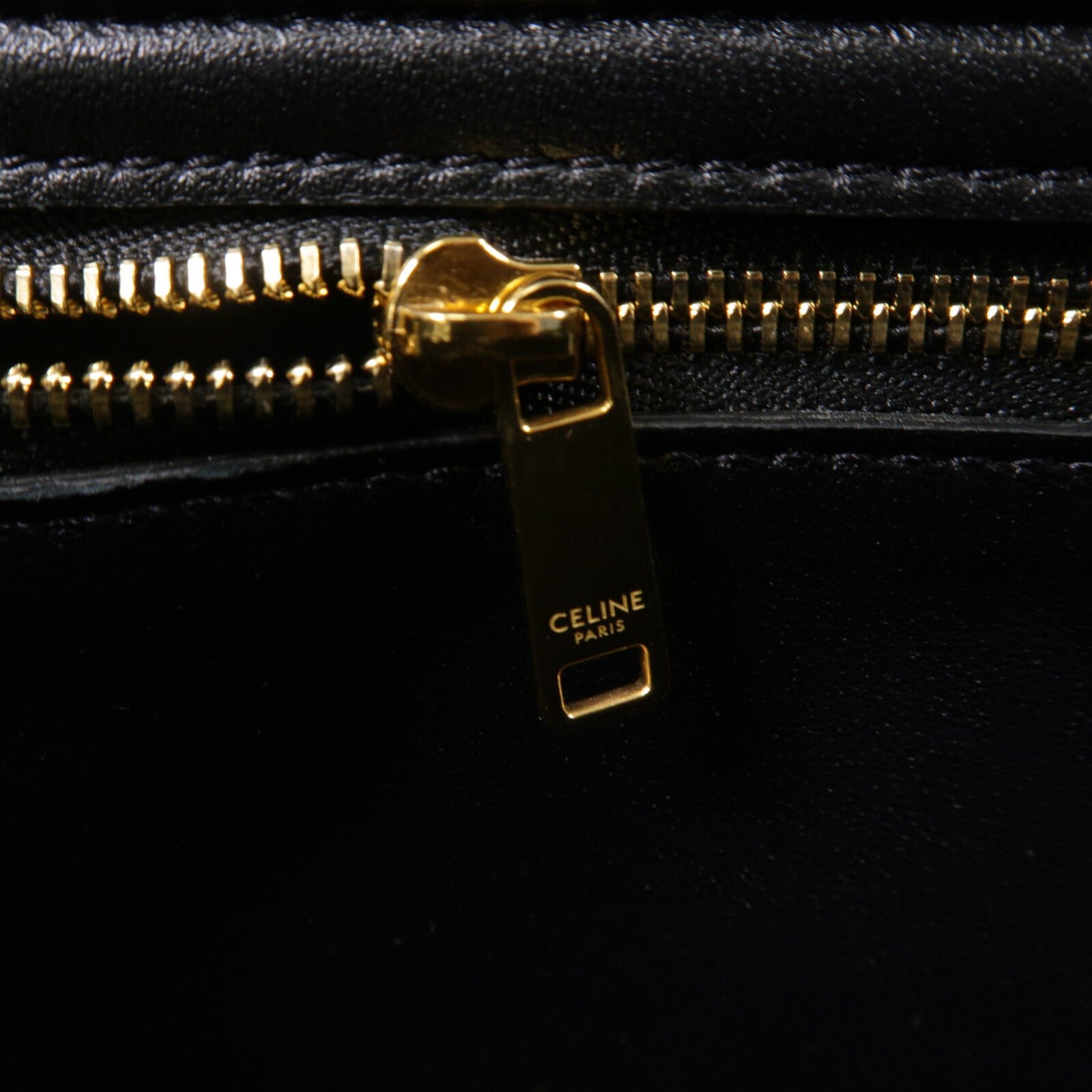 CELINE 牛皮皮革Classique Triomphe肩背袋
