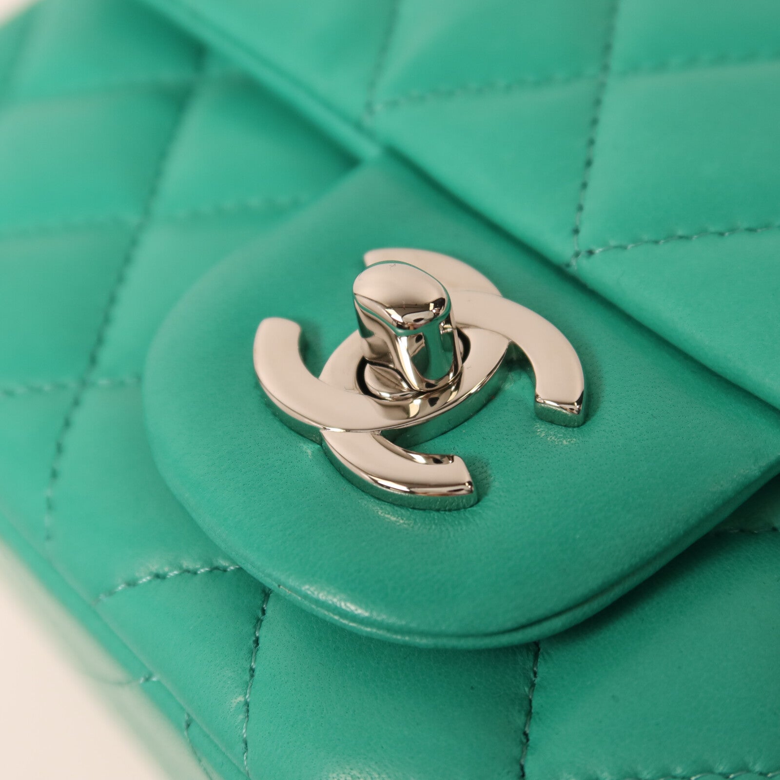 CHANEL 羊皮皮革Mini Classic 20鏈帶肩背袋