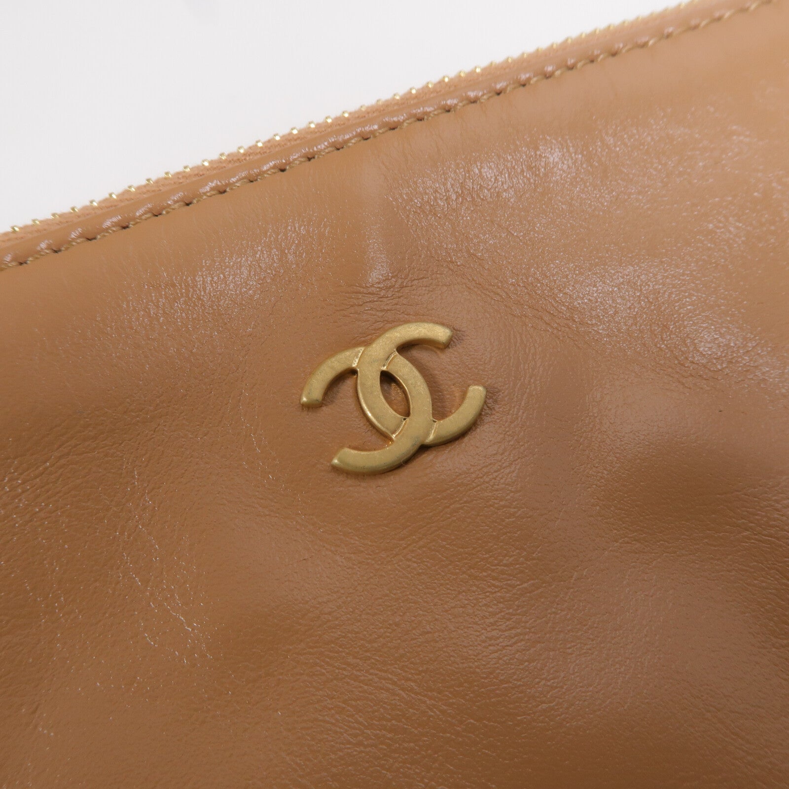 CHANEL 牛皮皮革Chanel 22 Medium鏈帶肩背袋