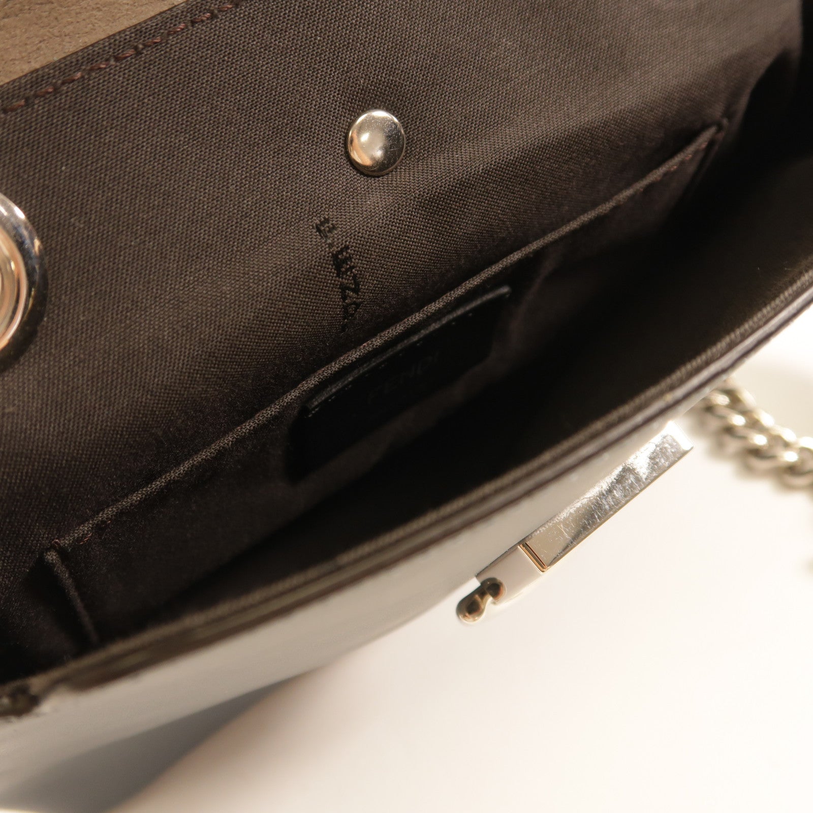 FENDI 牛皮皮革Shoulder Bag銀扣鏈帶背包