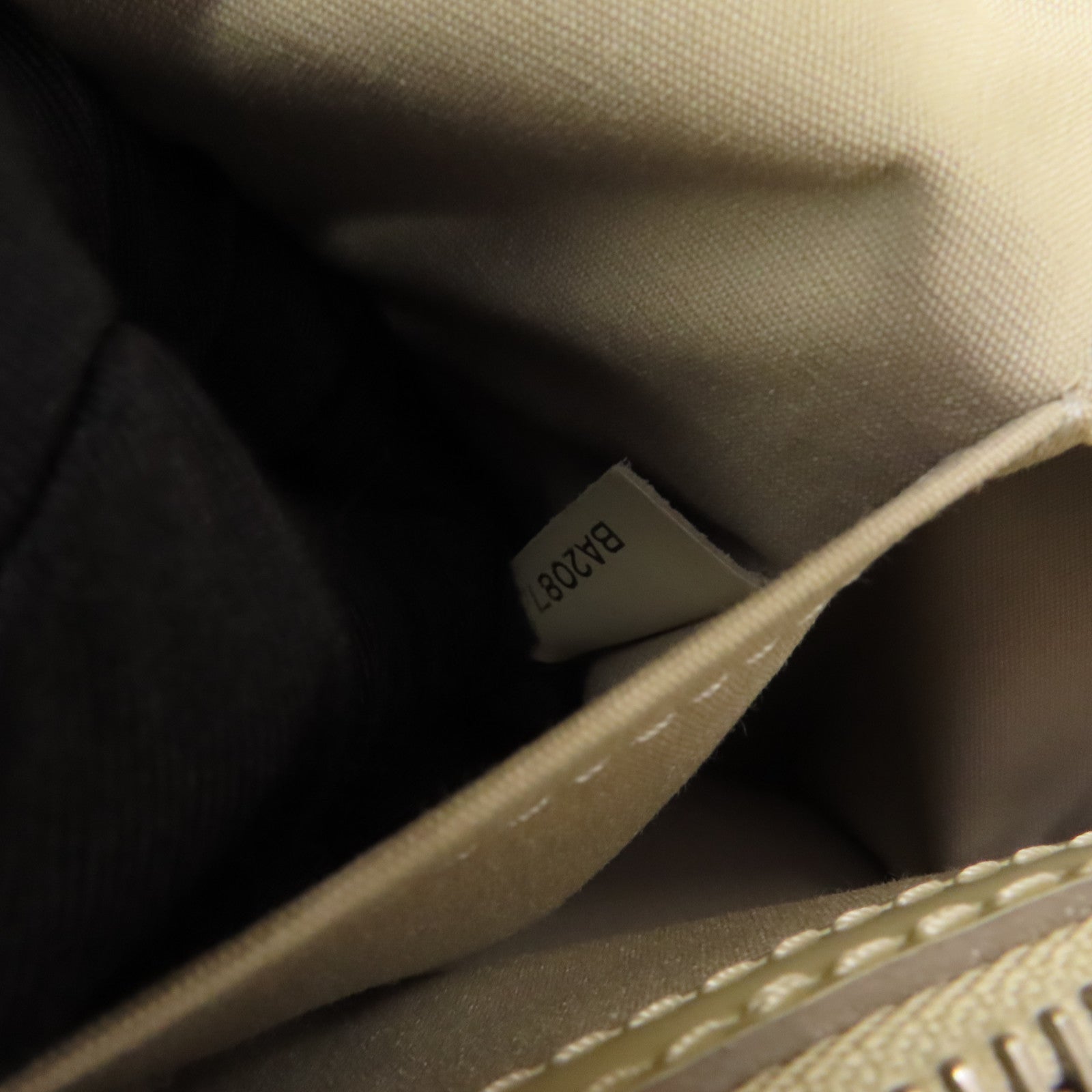 LOUIS VUITTON Epi Passy GM銀扣手挽袋白色