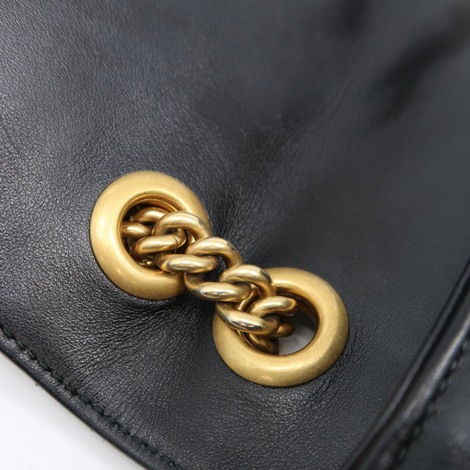 GUCCI 牛皮皮革GG Marmont金扣鏈帶肩背袋黑色