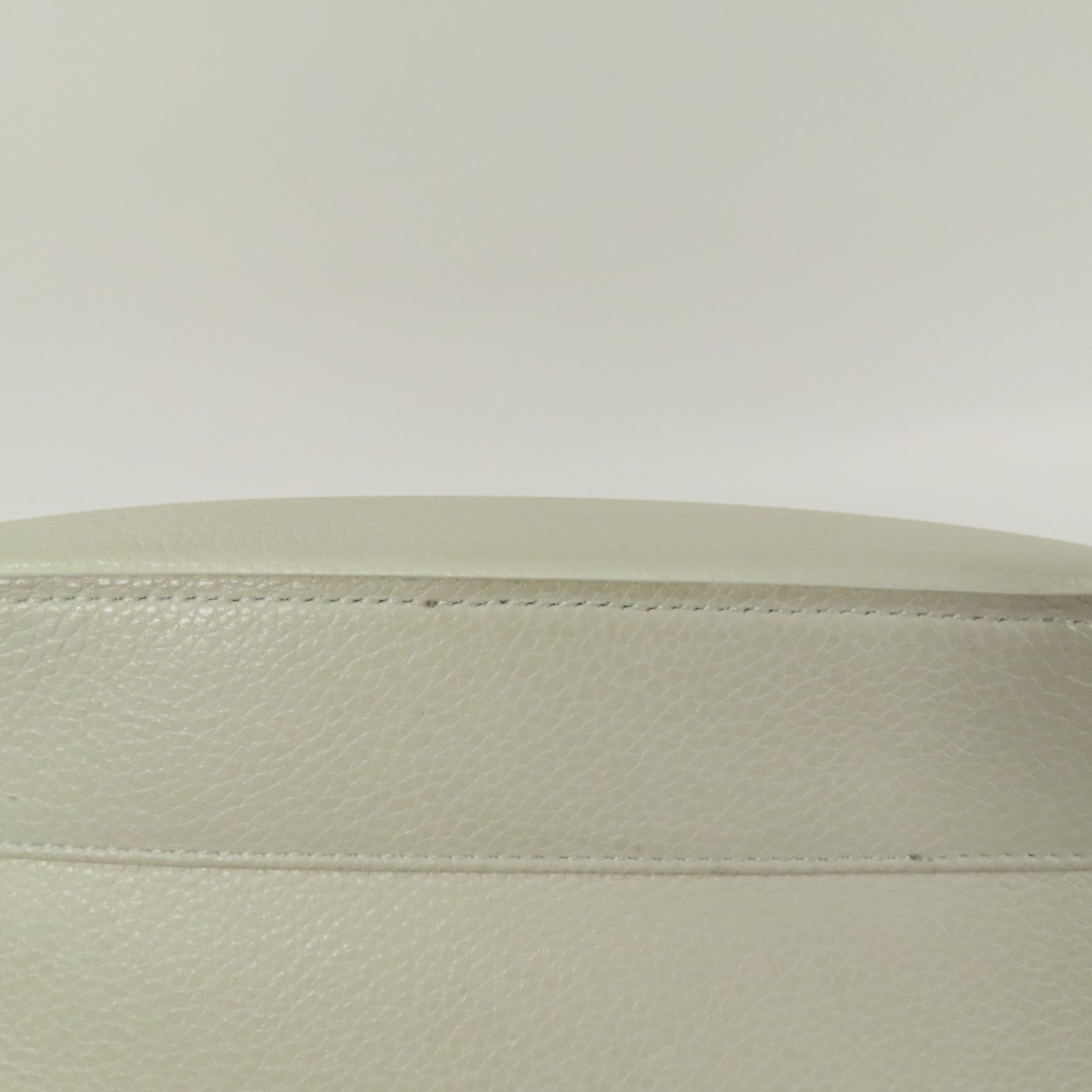 CELINE 牛皮皮革Cuir Triomphe Bucket Bag金扣肩背袋
