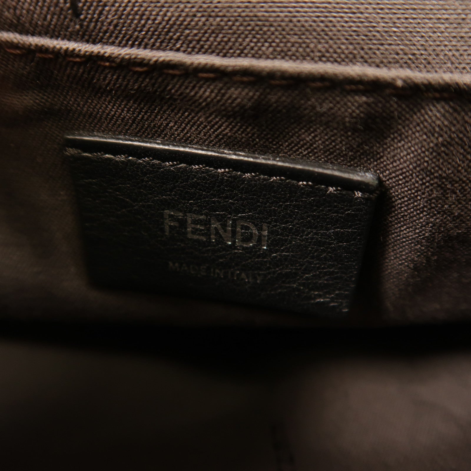 FENDI 牛皮皮革Shoulder Bag銀扣鏈帶背包