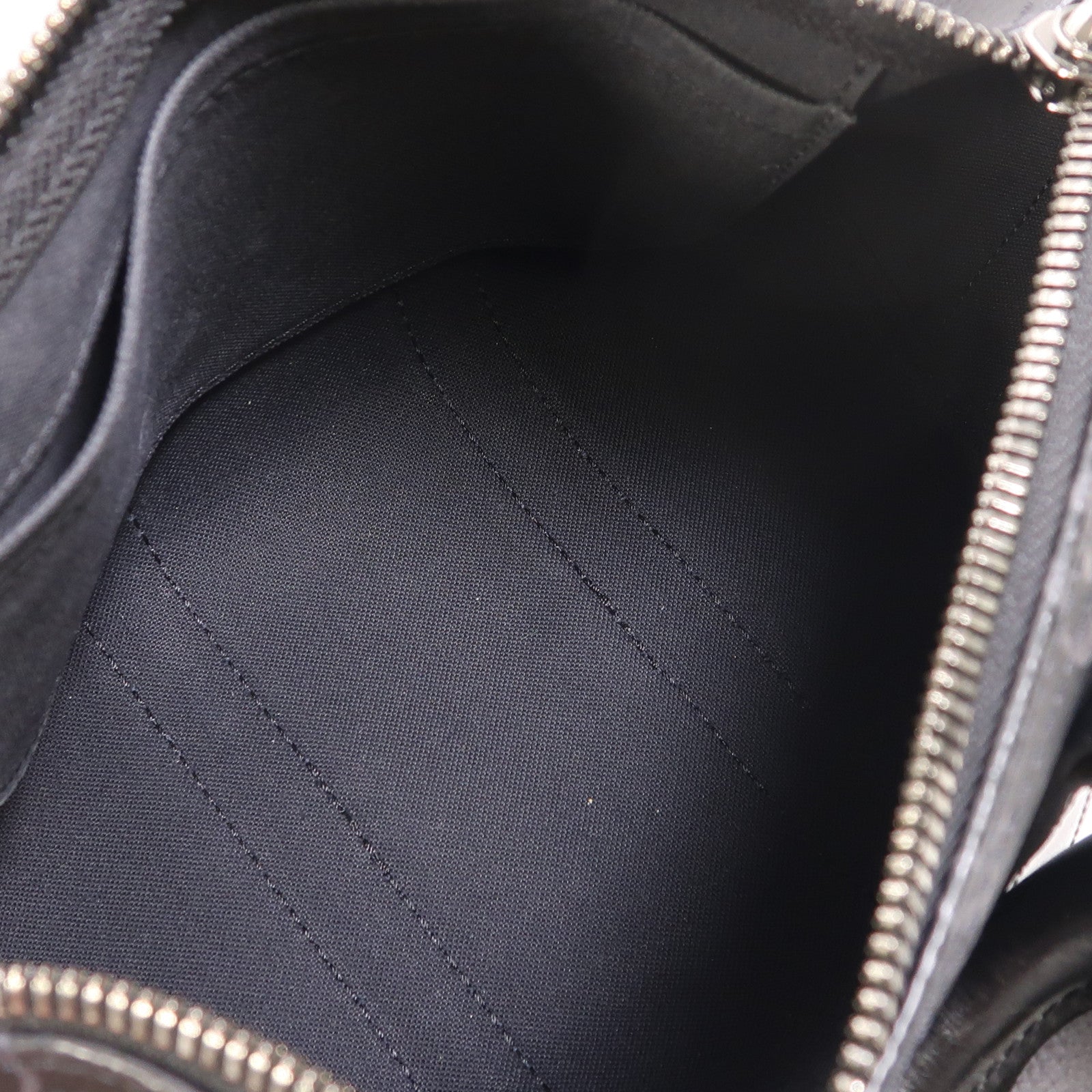 LOUIS VUITTON Monogram Eclipse Keepall Bandouliere 25手挽肩背兩用袋