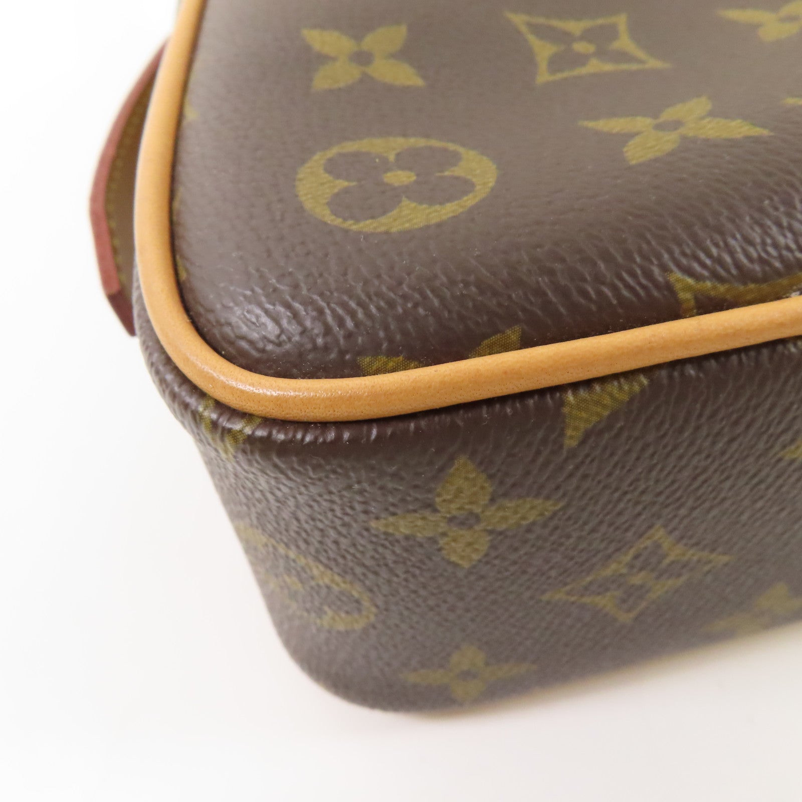 LOUIS VUITTON 【激減優惠】Monogram Game On Coeur金扣肩背袋棕色