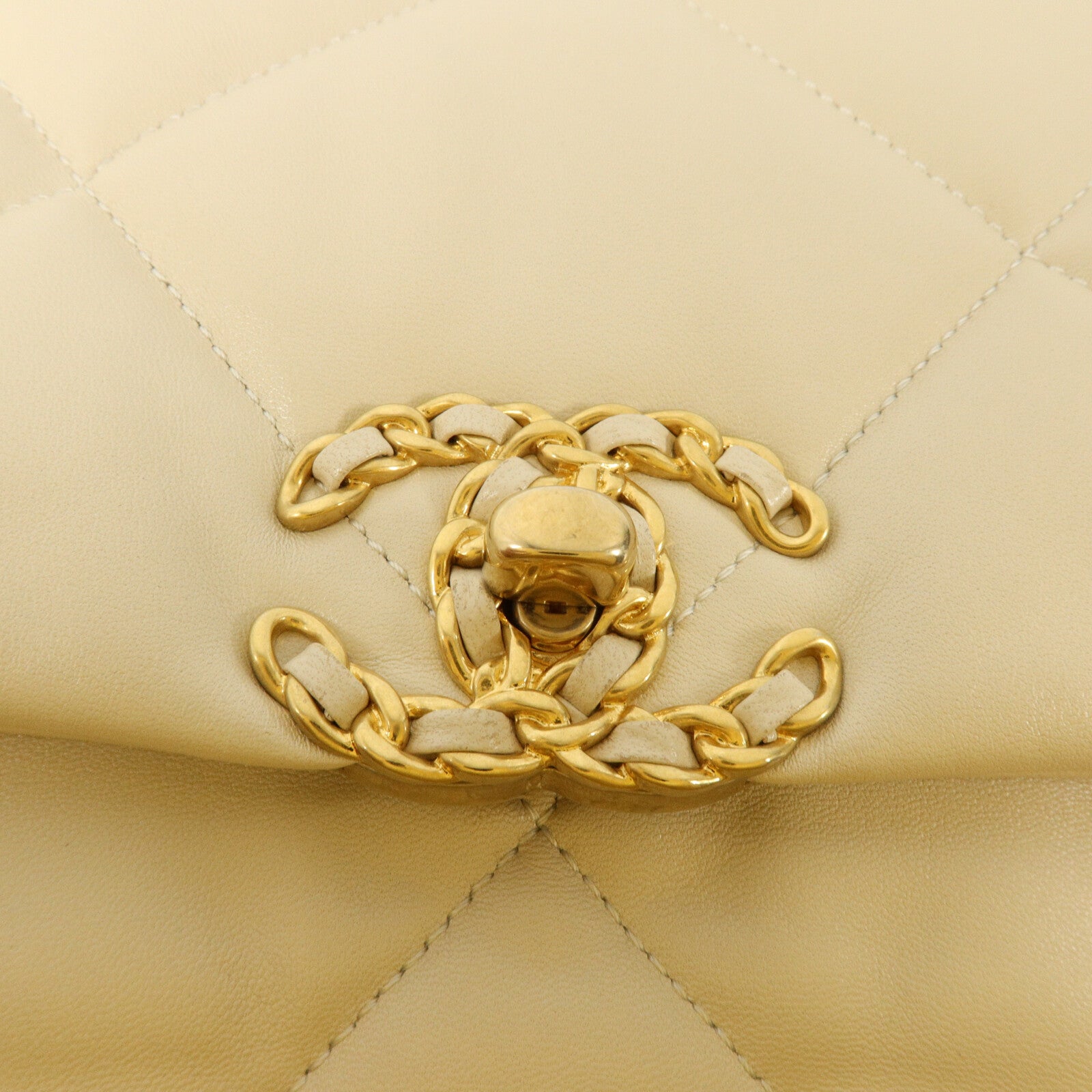 CHANEL 牛皮皮革Chanel 19 Medium鏈帶肩背袋