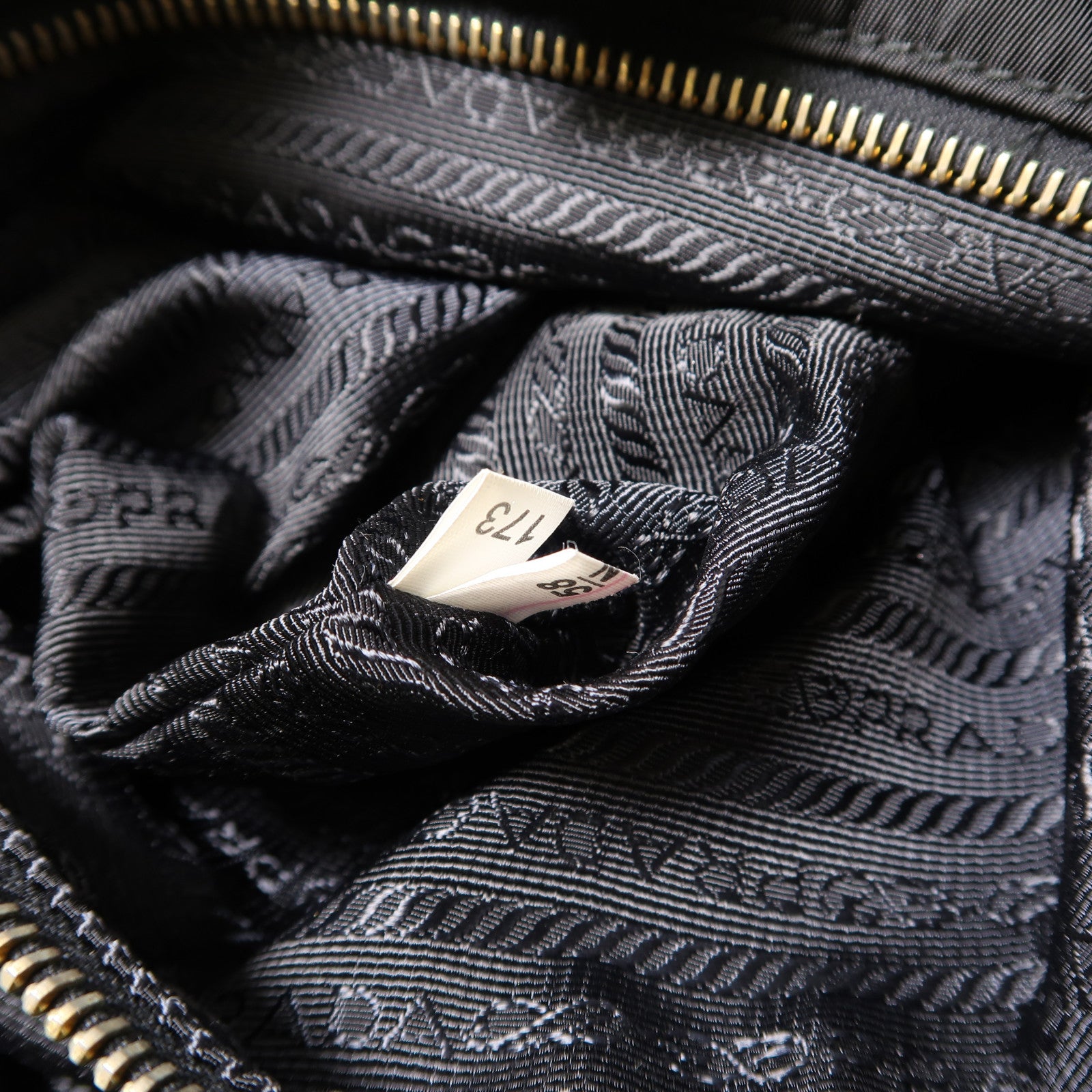 PRADA 尼龍Tote Bag金扣肩背袋黑色