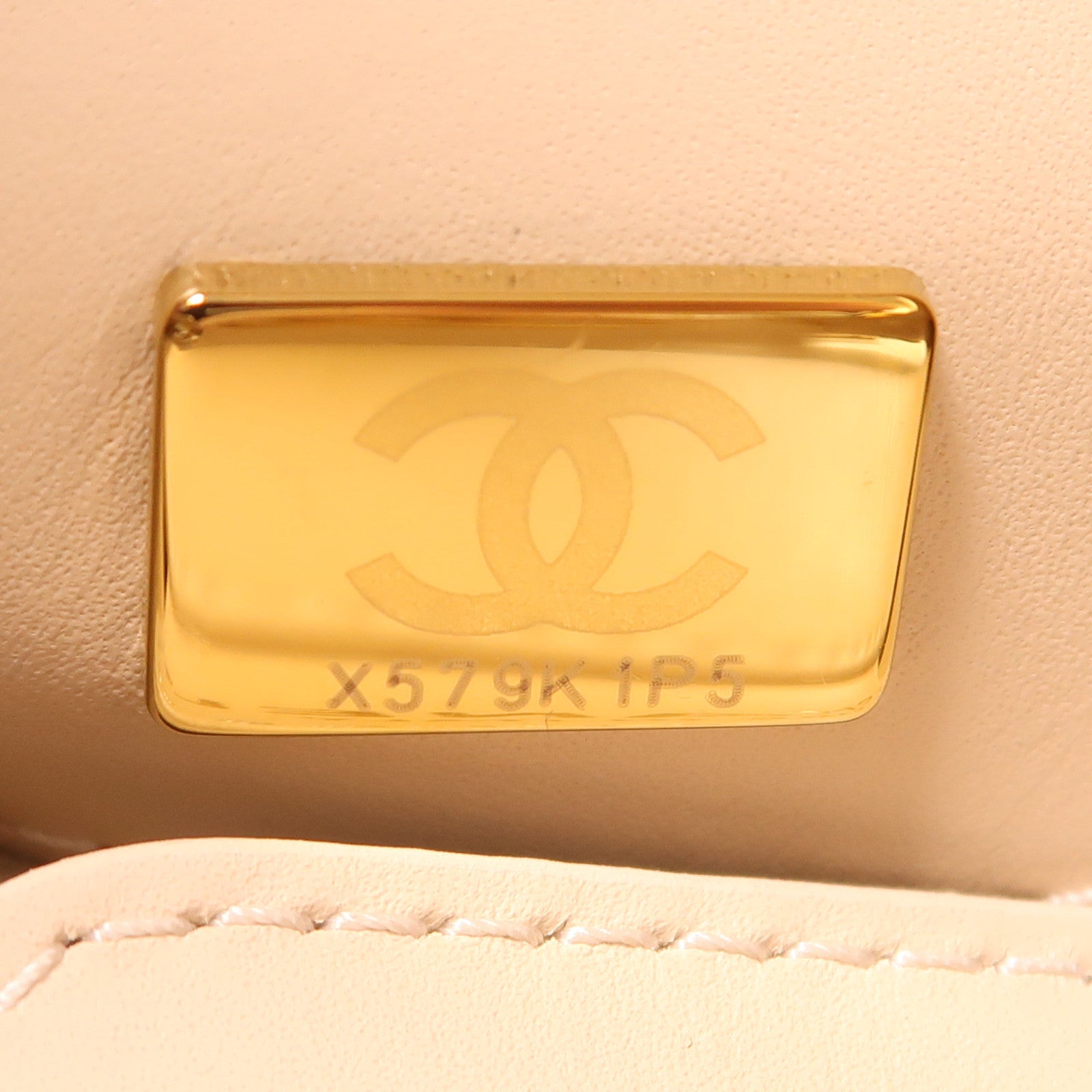 CHANEL 牛皮皮革Hobo Bag金扣鏈帶肩背袋