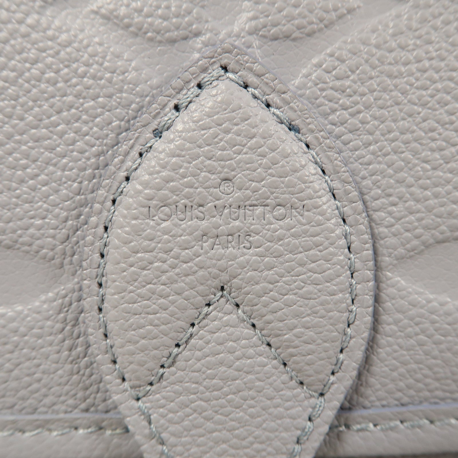 LOUIS VUITTON Monogram Empreinte Diane金扣肩背袋淺藍色