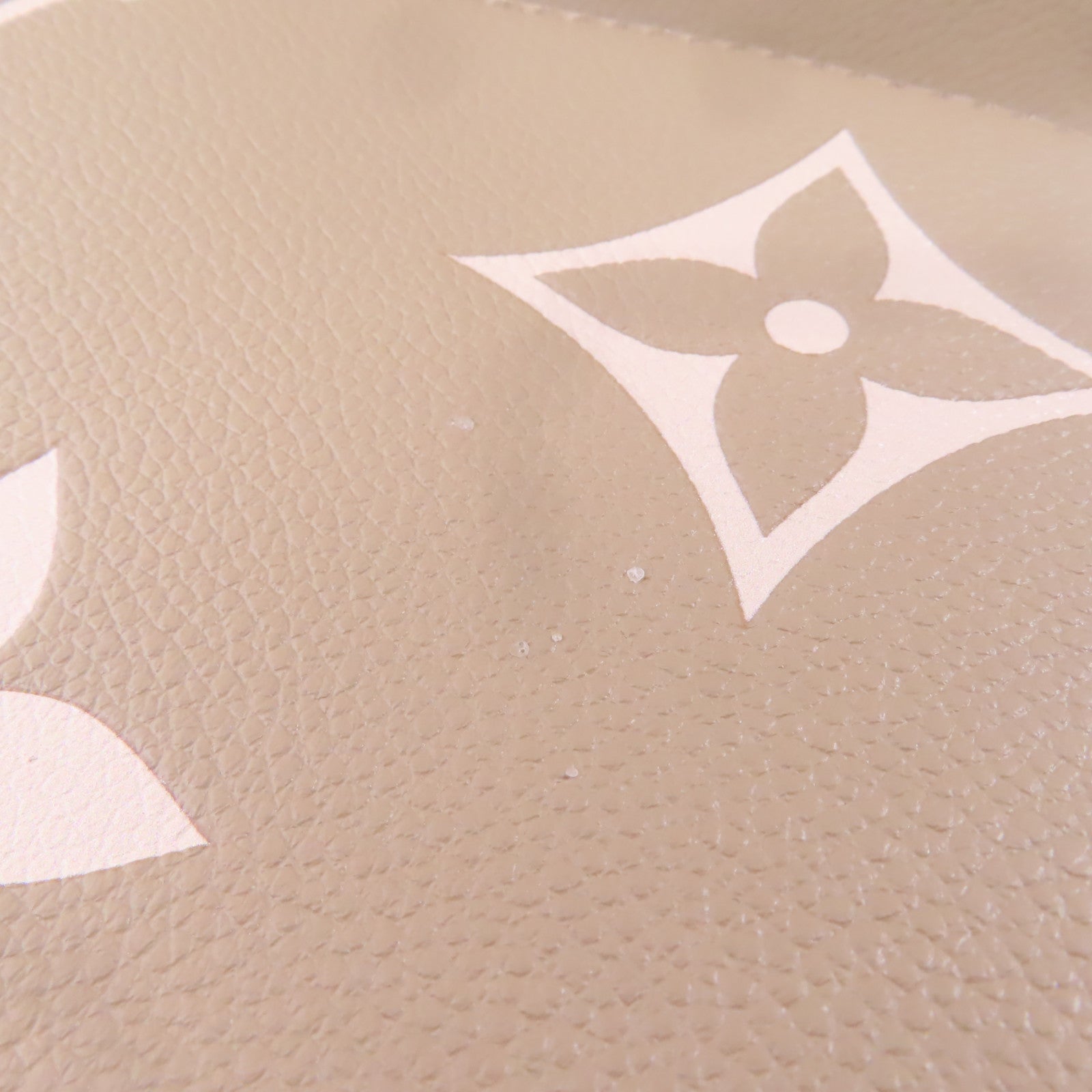 LOUIS VUITTON Monogram Empreinte Madeleine MM金扣手挽肩背兩用袋淺褐色