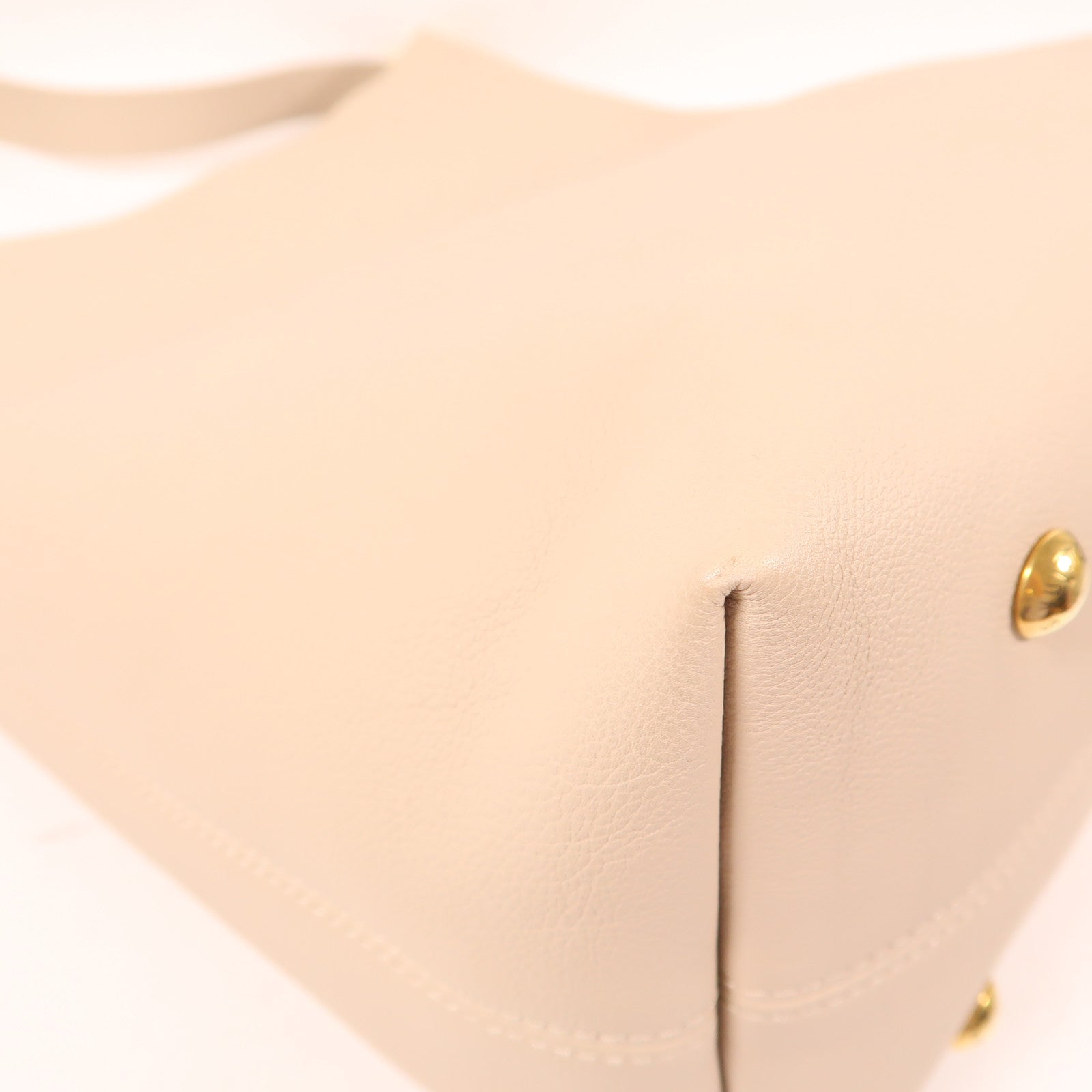 LOUIS VUITTON 牛皮皮革Low Key Hobo MM金扣肩背袋