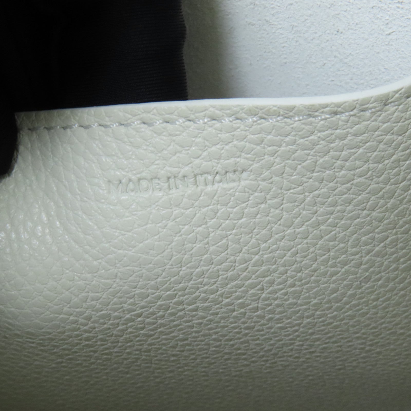 CELINE 牛皮皮革Cuir Triomphe Bucket Bag金扣肩背袋