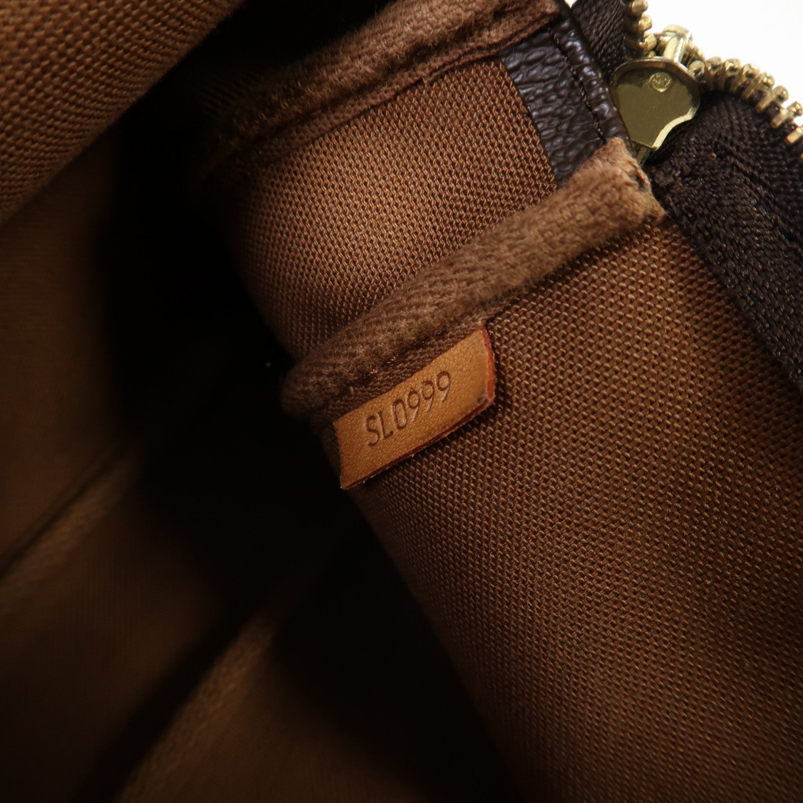 LOUIS VUITTON 塗層帆布Pochette Accessories金扣肩背袋啡色