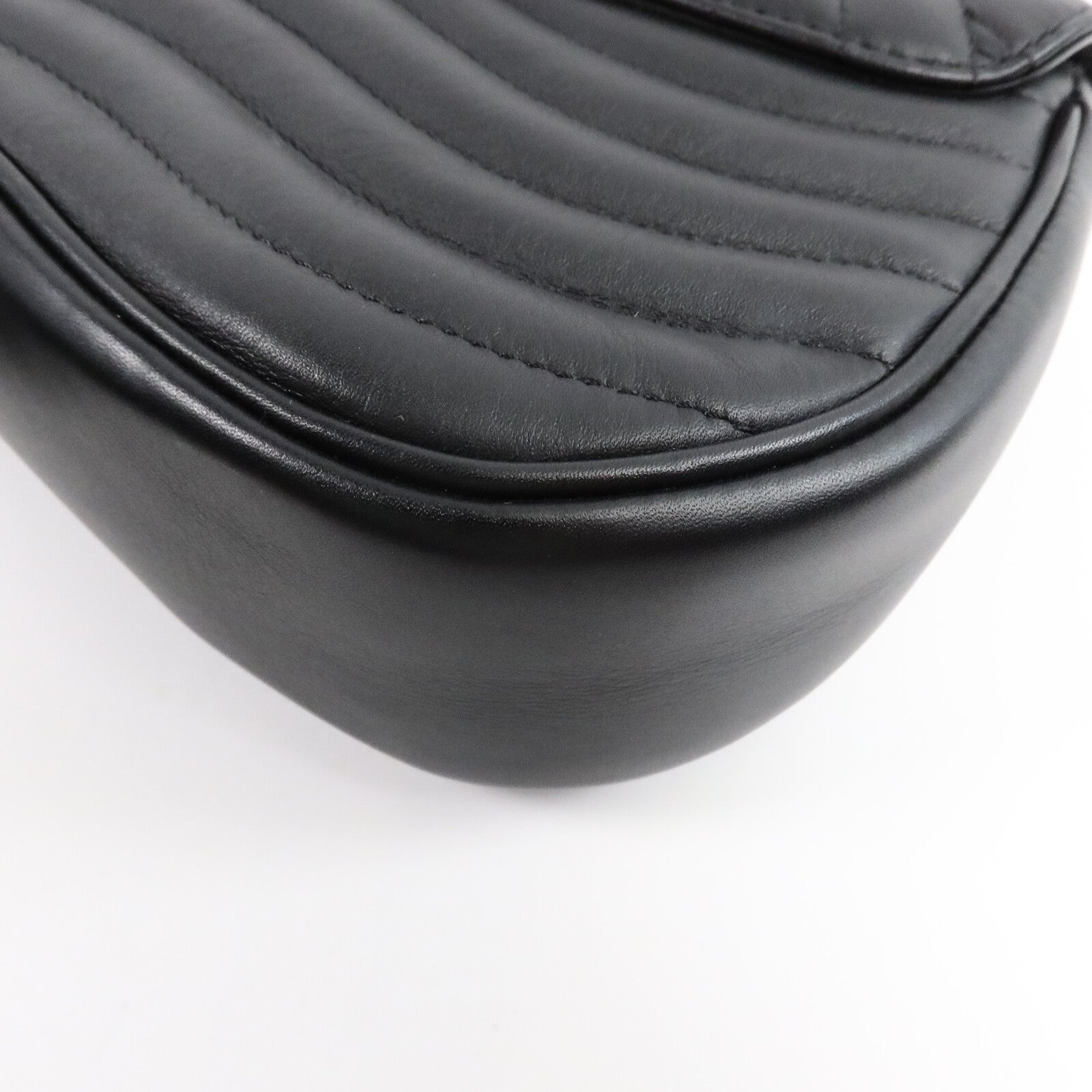 LOUIS VUITTON 牛皮皮革New Wave Chain MM肩背袋