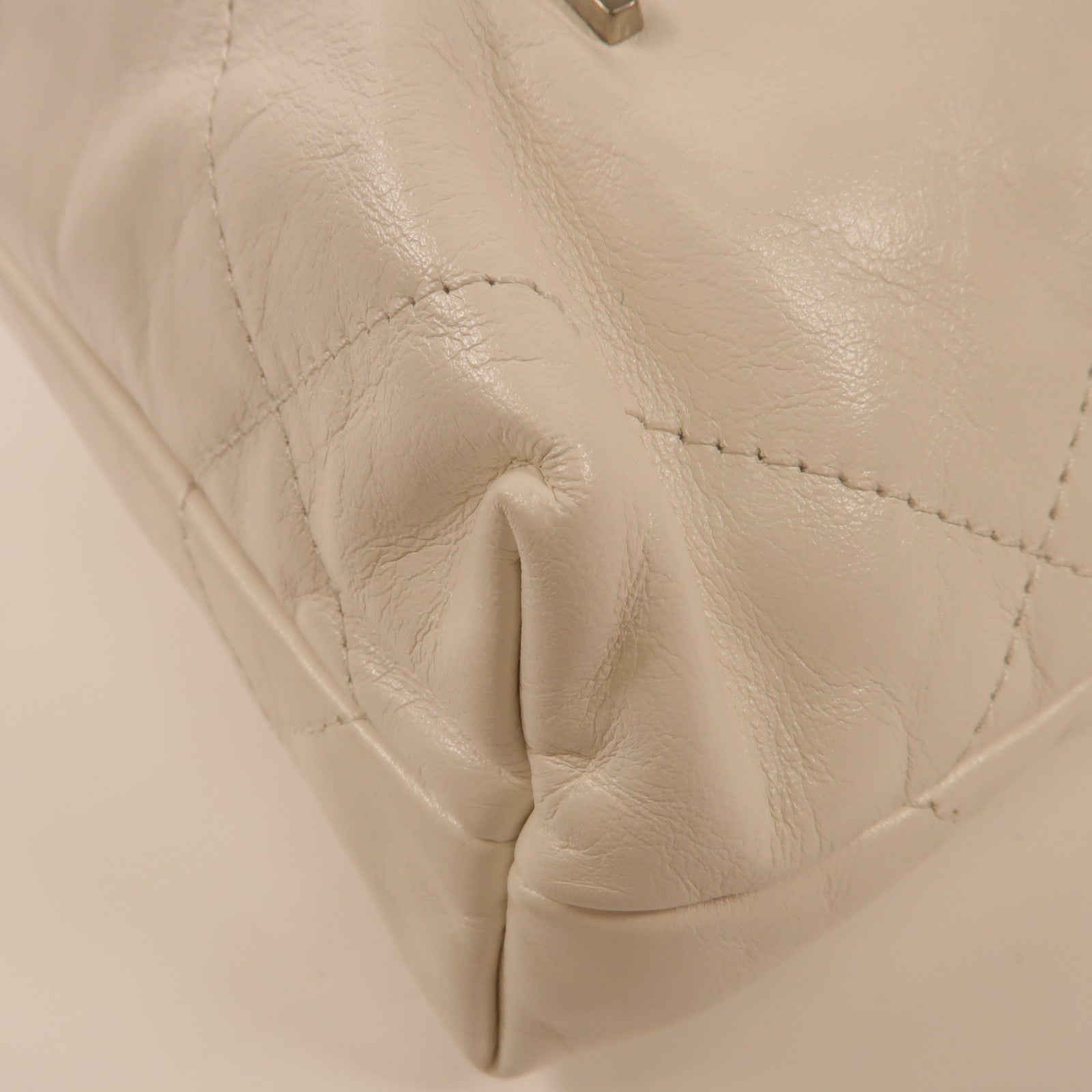 CHANEL 牛皮皮革Mini 22銀扣鏈帶肩背袋