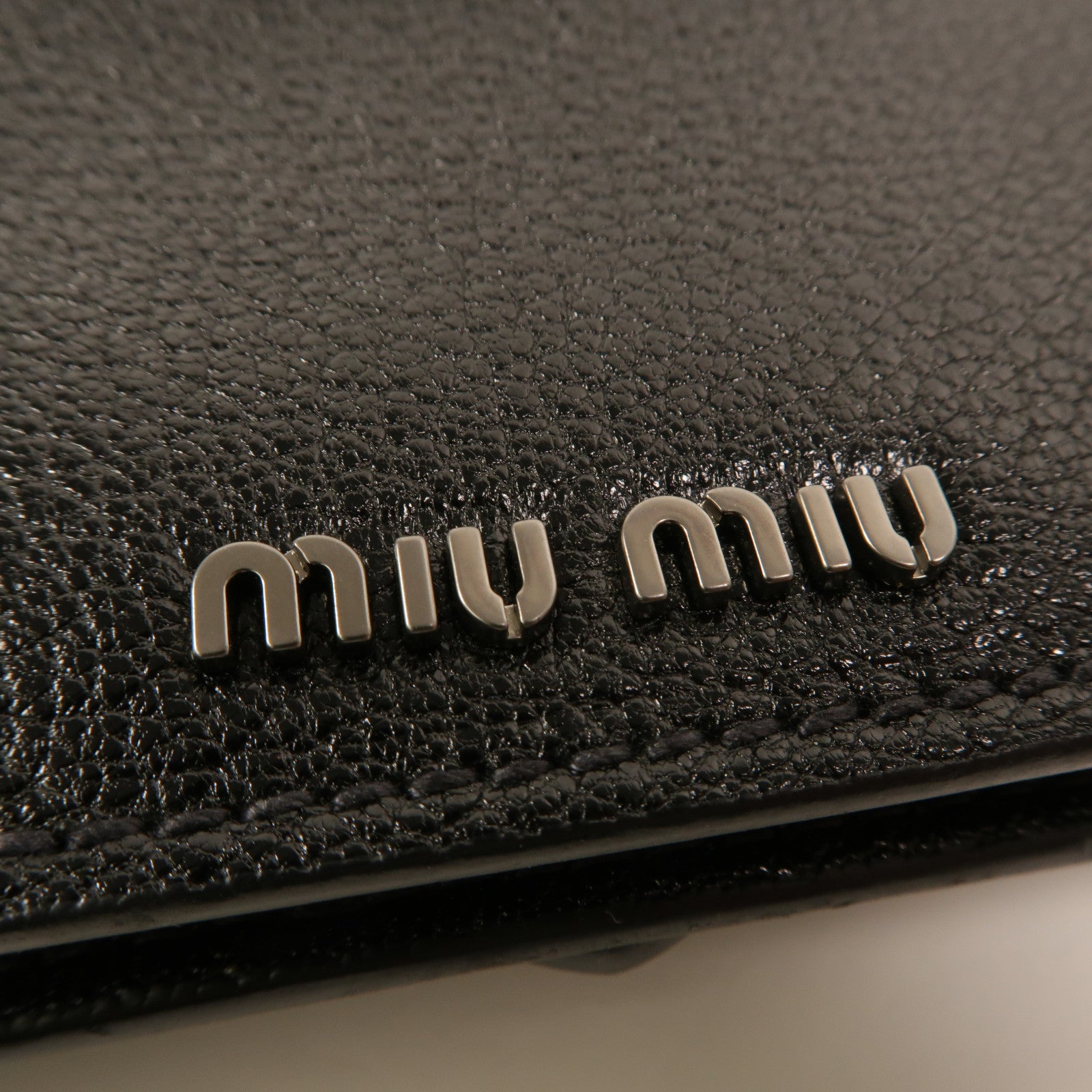 Miu Miu 牛皮皮革Chain Shoulder Bag鏈帶肩背袋