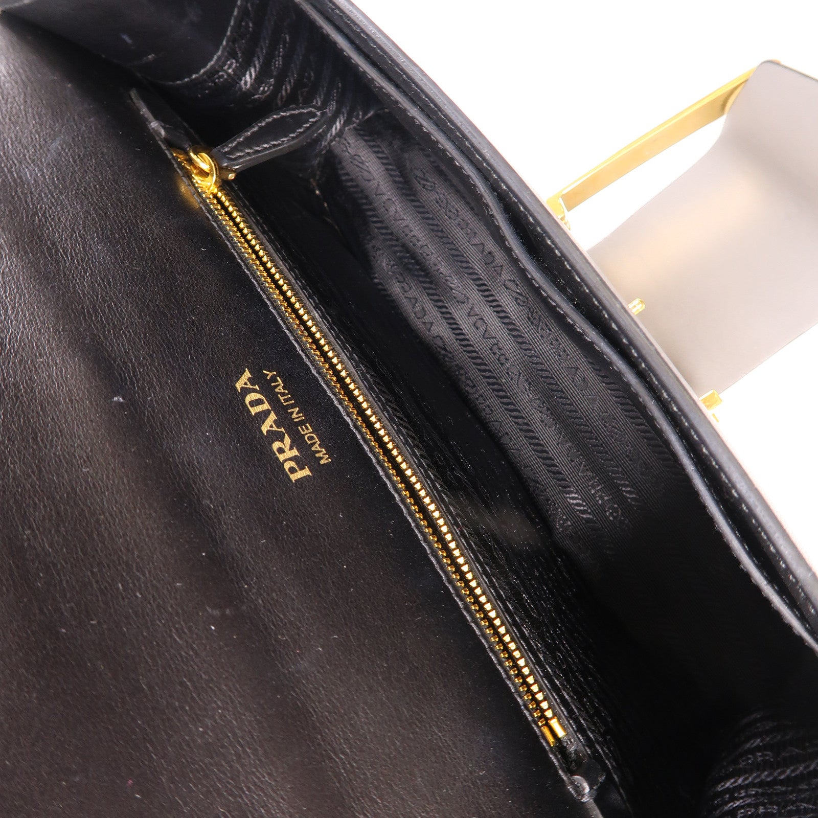 PRADA 【激減優惠】牛皮皮革Cahier金扣肩背袋灰色/白色/黑色